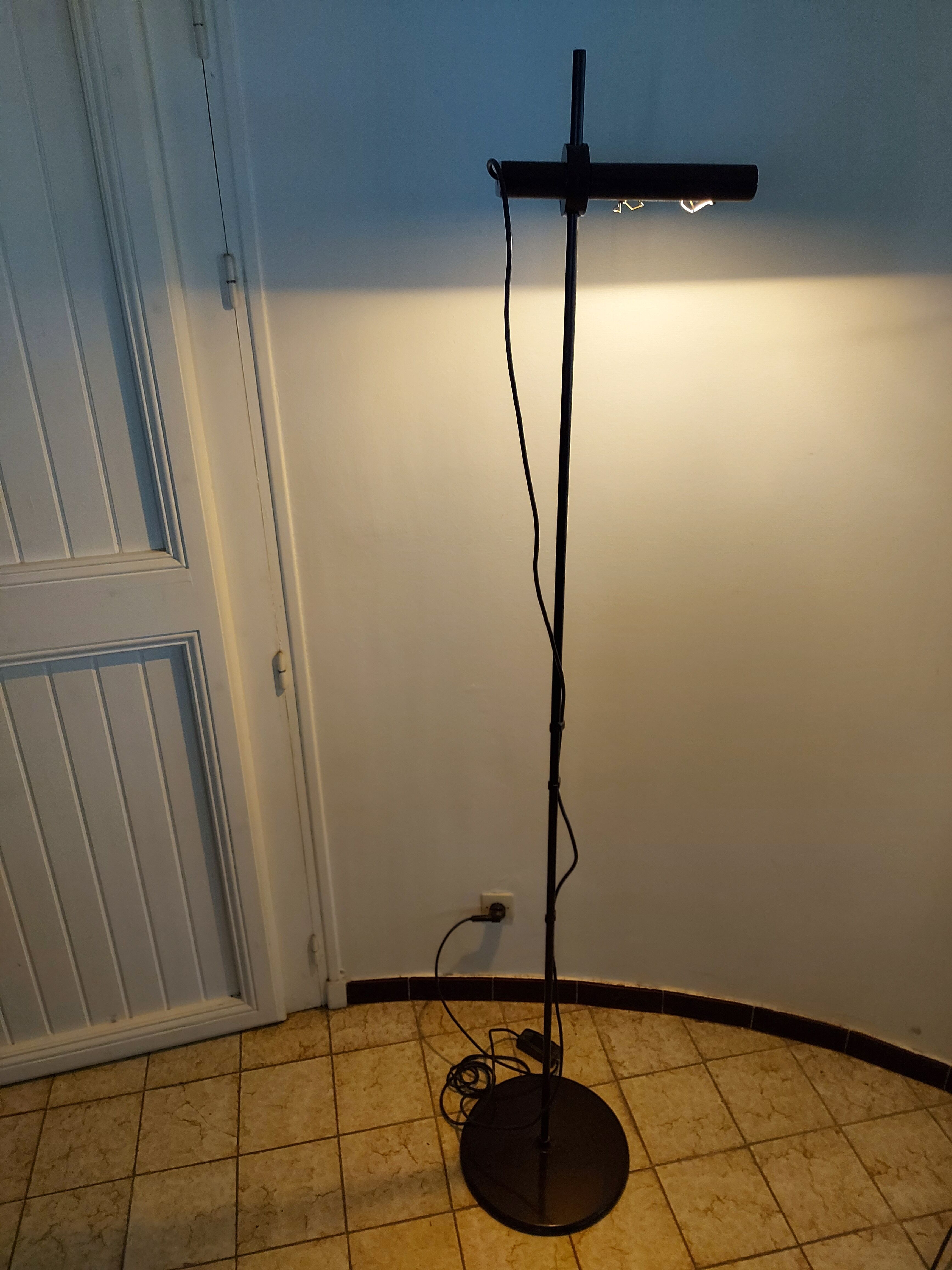 Gismondi lamppost for Artemide model Aton Terra