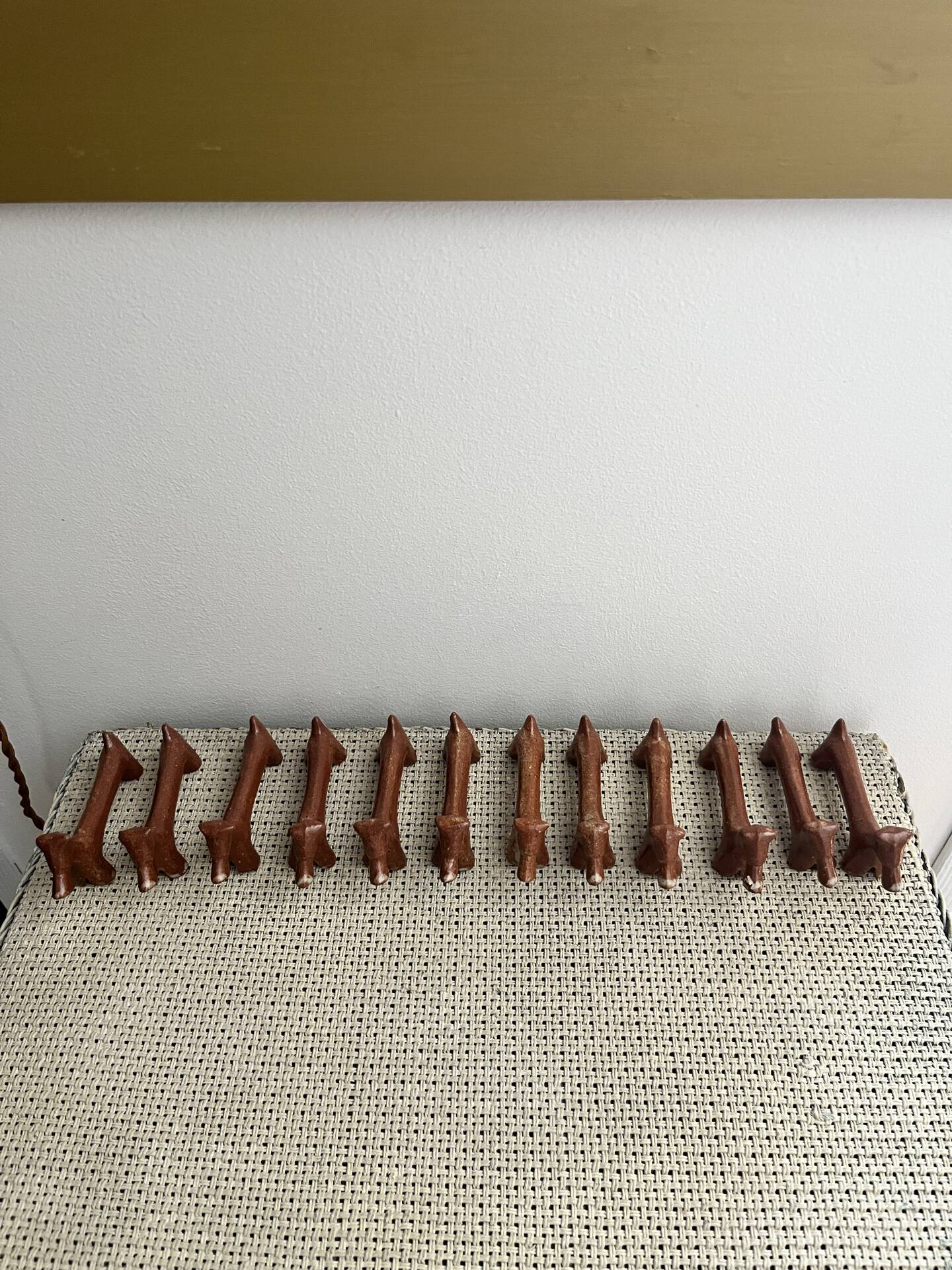 12  porte - couteaux teckel en grès