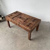 Table basse savoyarde art populaire