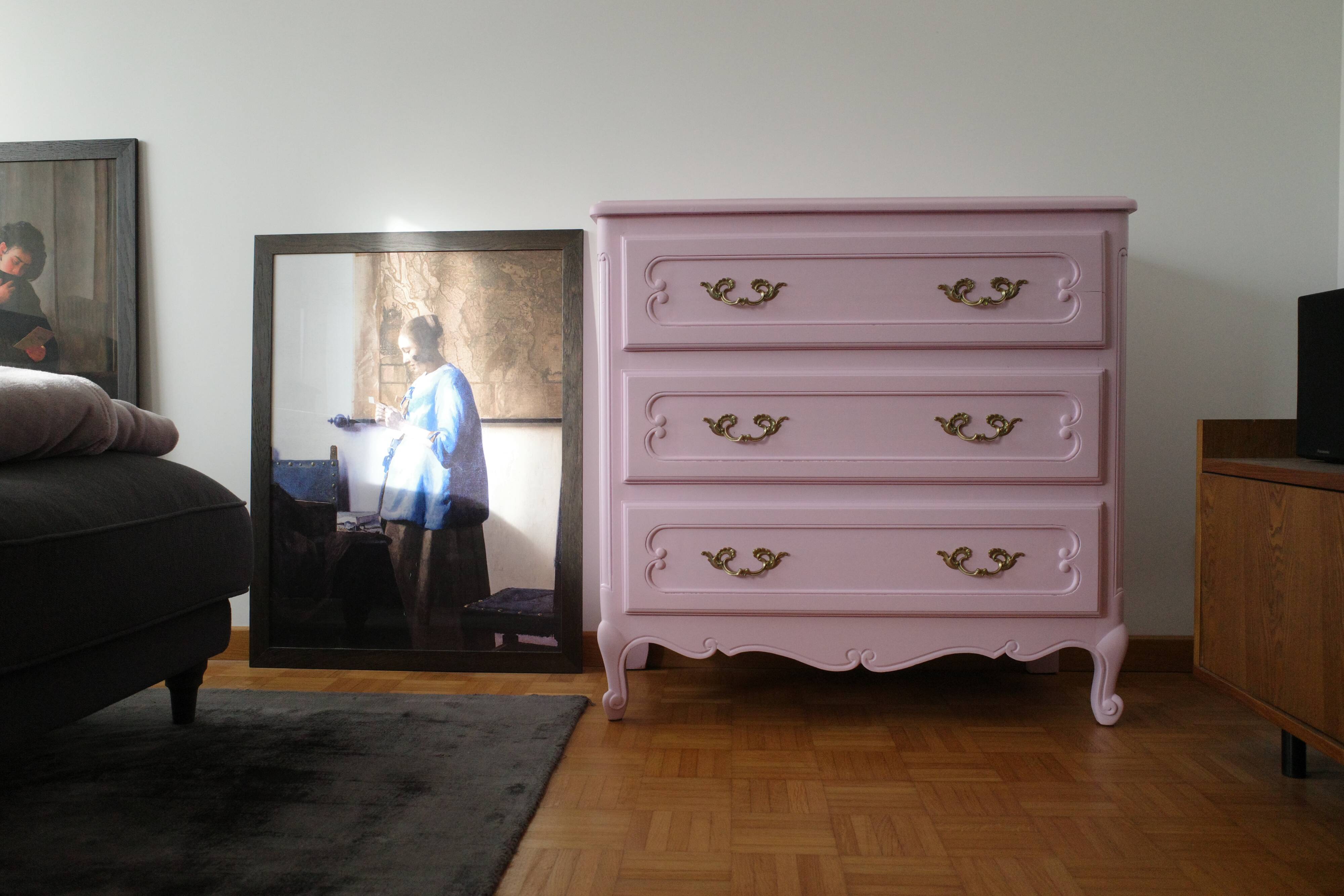 Vintage rose commode