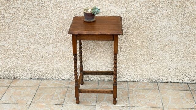 Side table in the countryside style in turned wood
