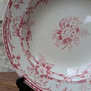 Hollow plate Sarreguemines model Cérès decorated with pink flowers Terre de Fer