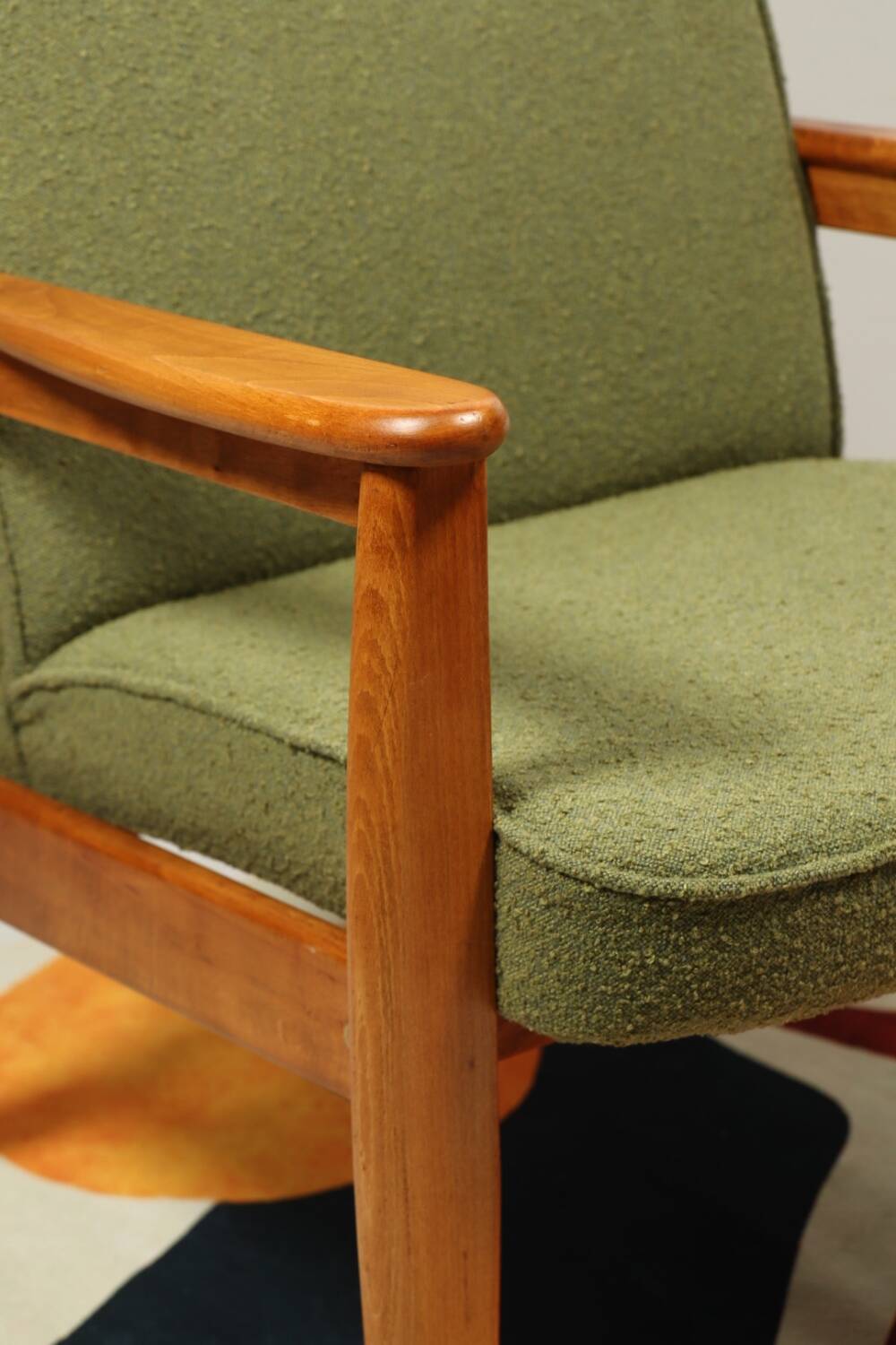 Fauteuil vintage vert boucle 1960 Scandinavian design