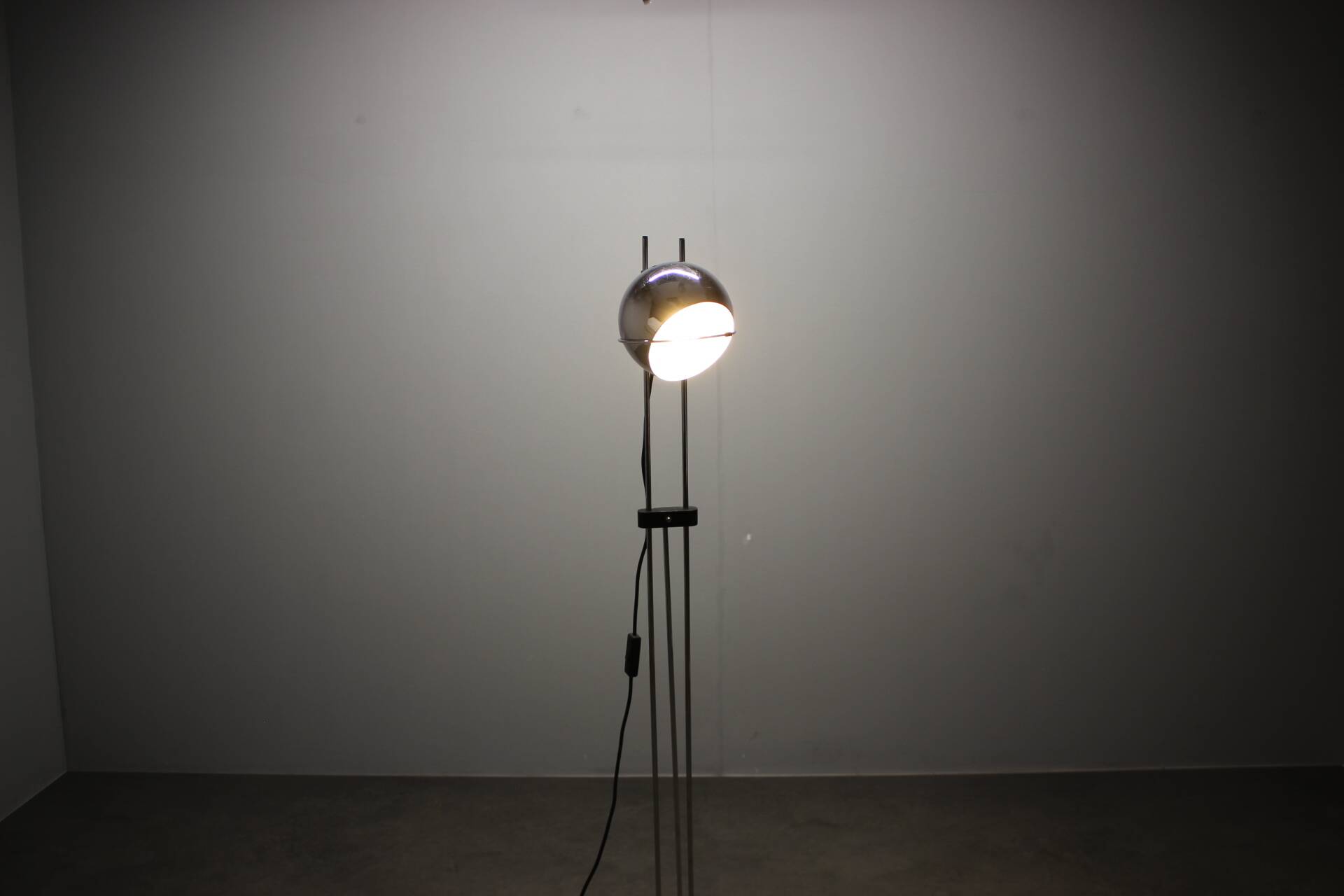 Lampadaire italien réglable en chrome Space Age, années 1960