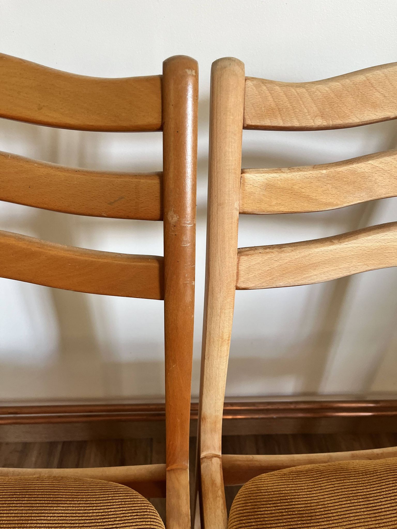 Set of 4 ribbed fabric chairs