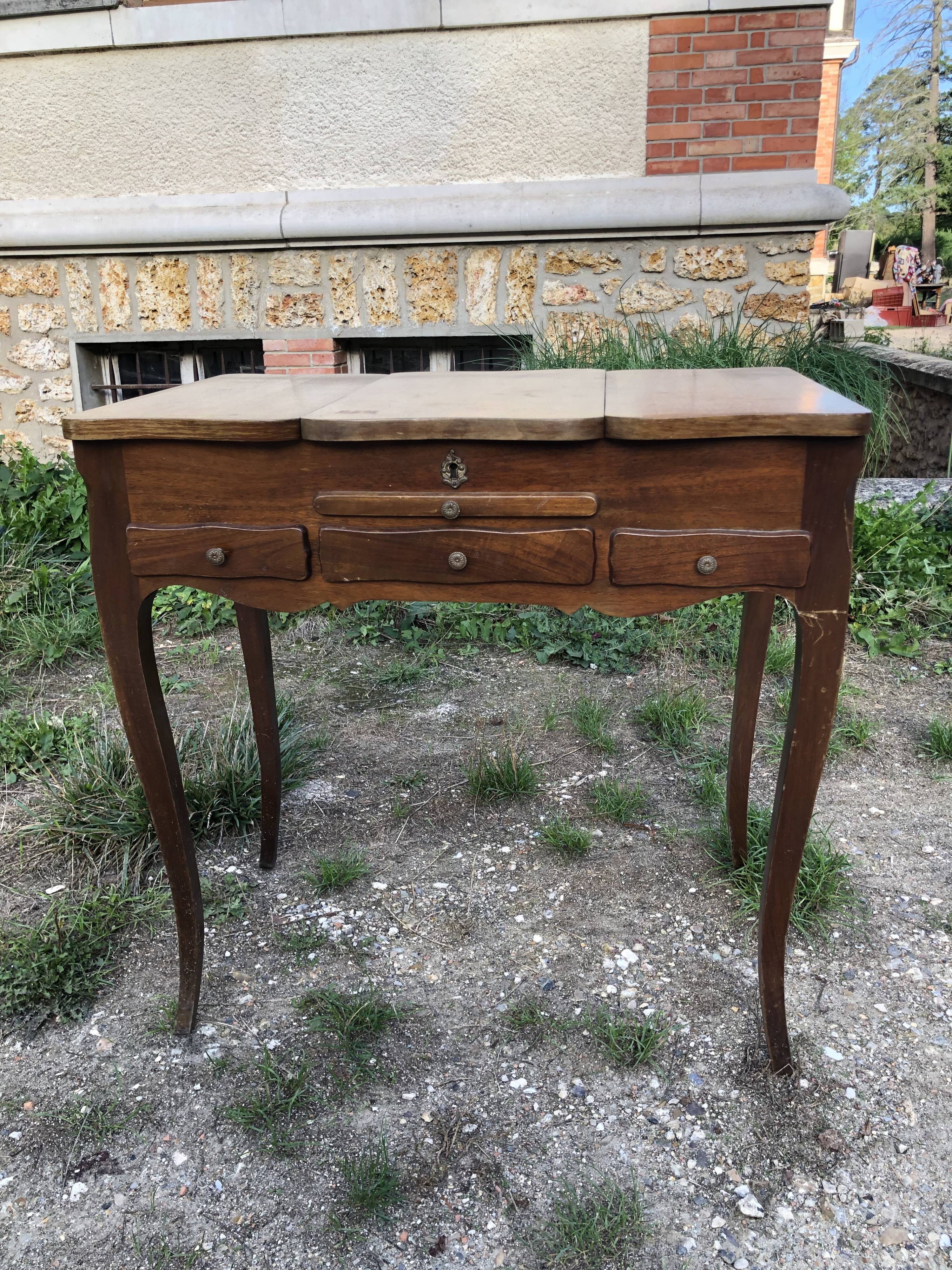 Old dressing table
