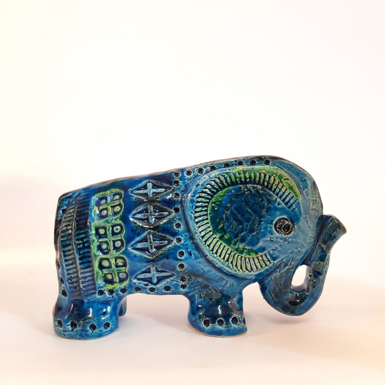 Vintage elephant statue, Aldo Londi for Bitossi, Rimini blue series.