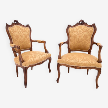 A pair of antique armchairs, France, around 1870.