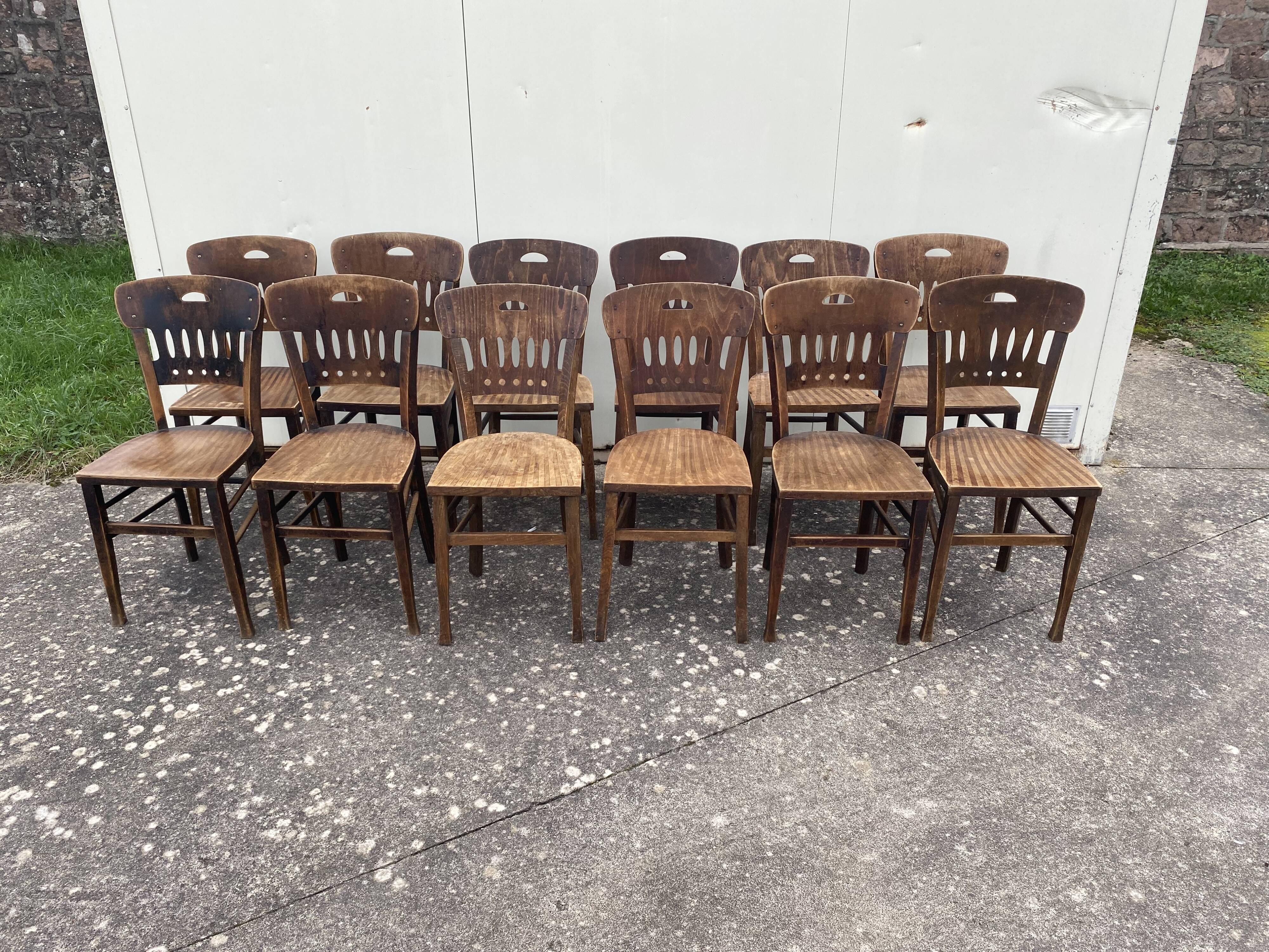 Set de 12 chaises bistrot luterma 1920