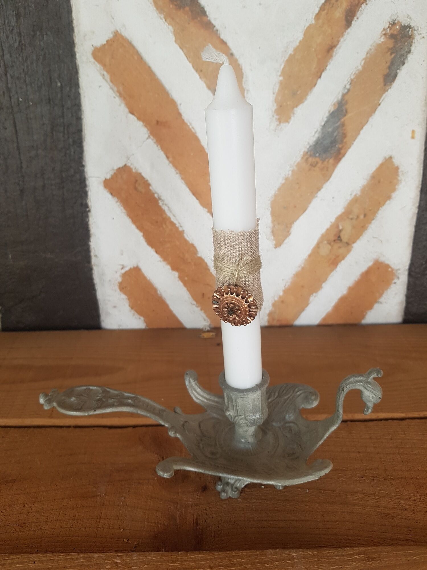 Skated gooseneck candlestick cellar rat