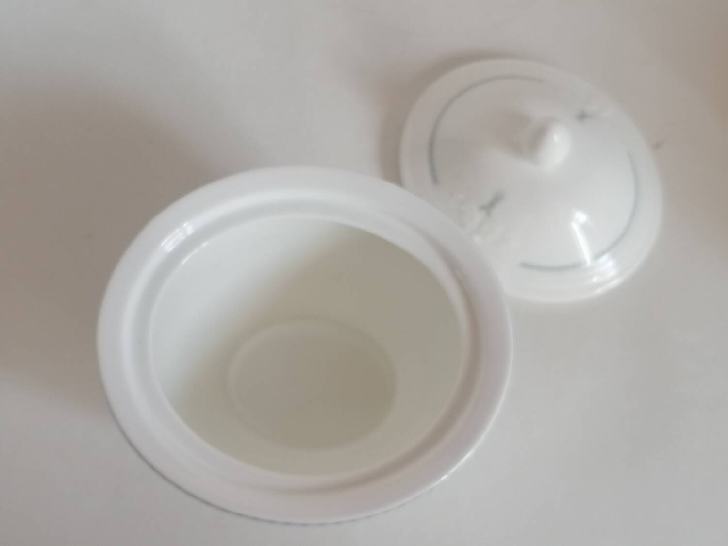 Villeroy and Boch sugar bowl