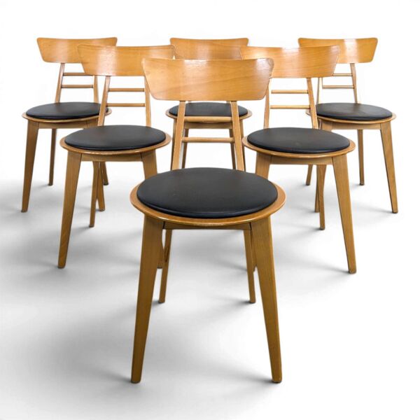 Set de 6 chaises éditées par Ton