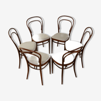 Coffee house chairs, model 214 by Michael Thonet