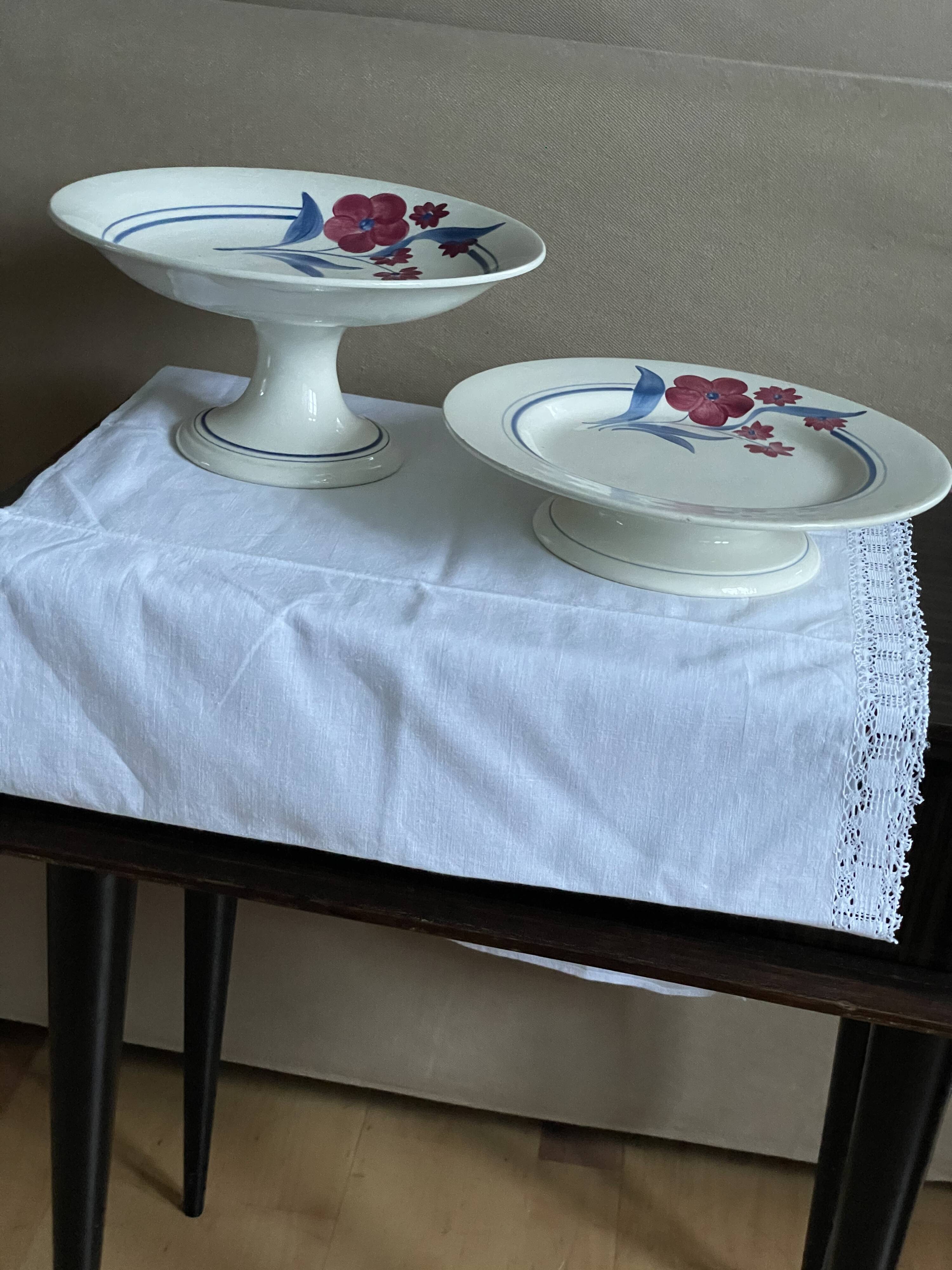 2 plates art' ́ ́ deco Gien pontoise