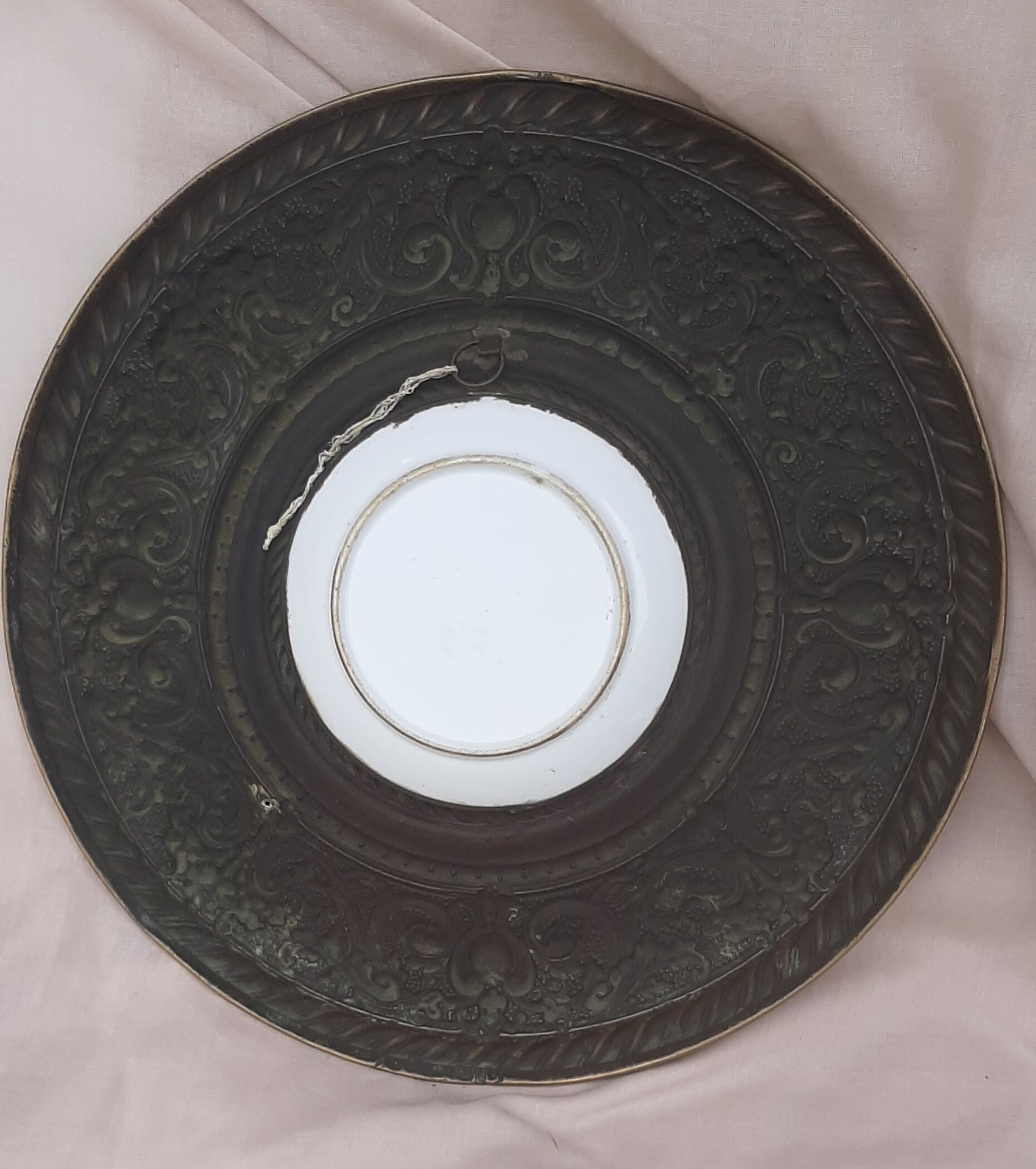 Brass wall decoration repelled hand-painted portrait