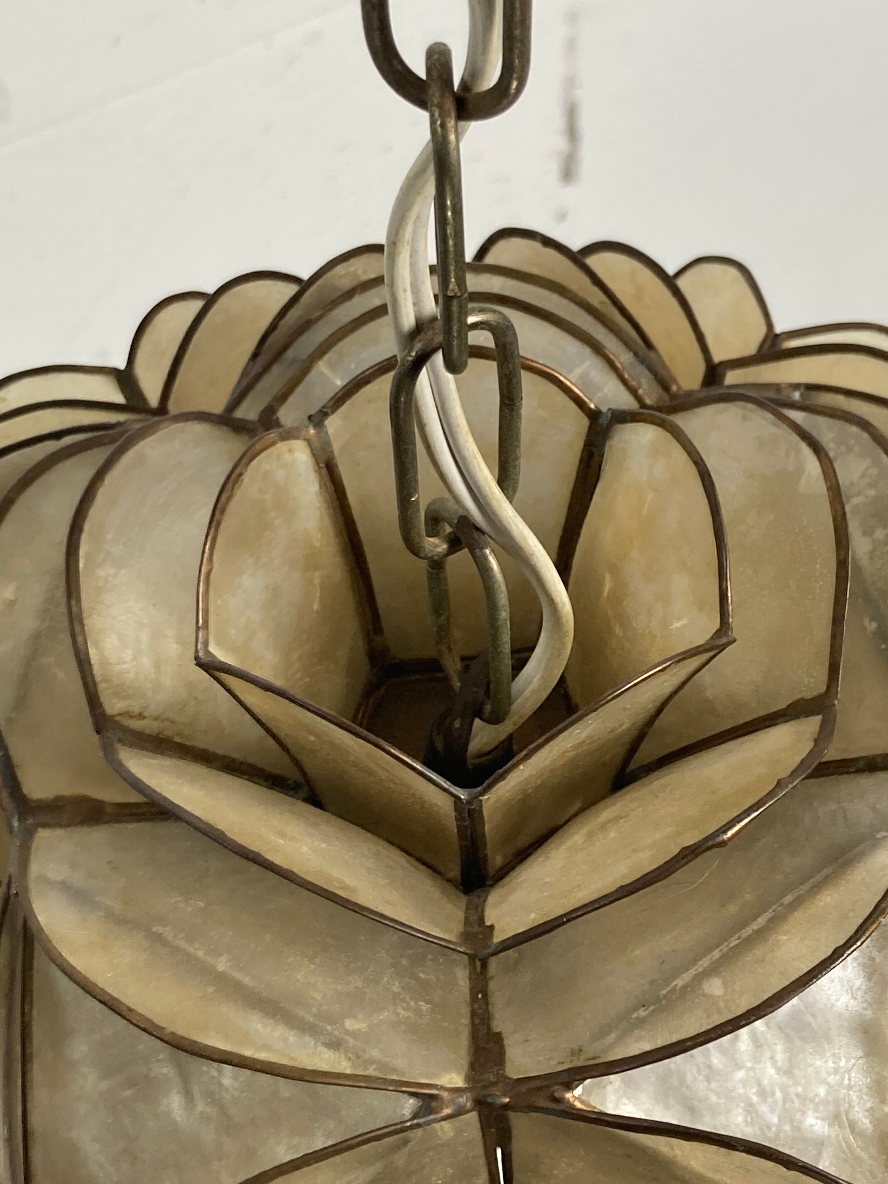 Suspension fleur Capiz « nacre », Allemagne 1960 par Rausch