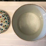 Old porcelain pot says ginger