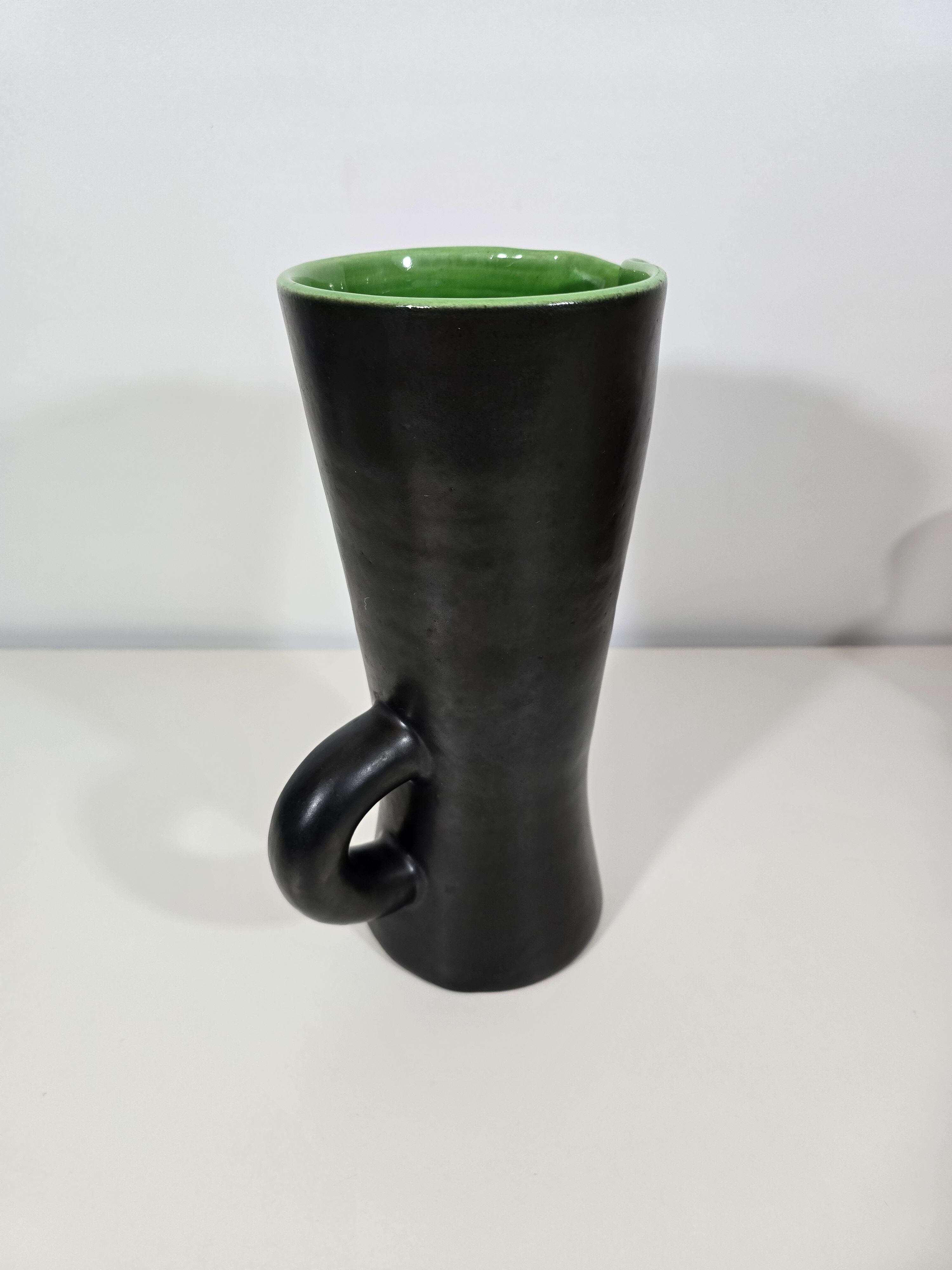 Pitcher and 6 cups model 860 by Pol Chambost in ceramic from around 1950.