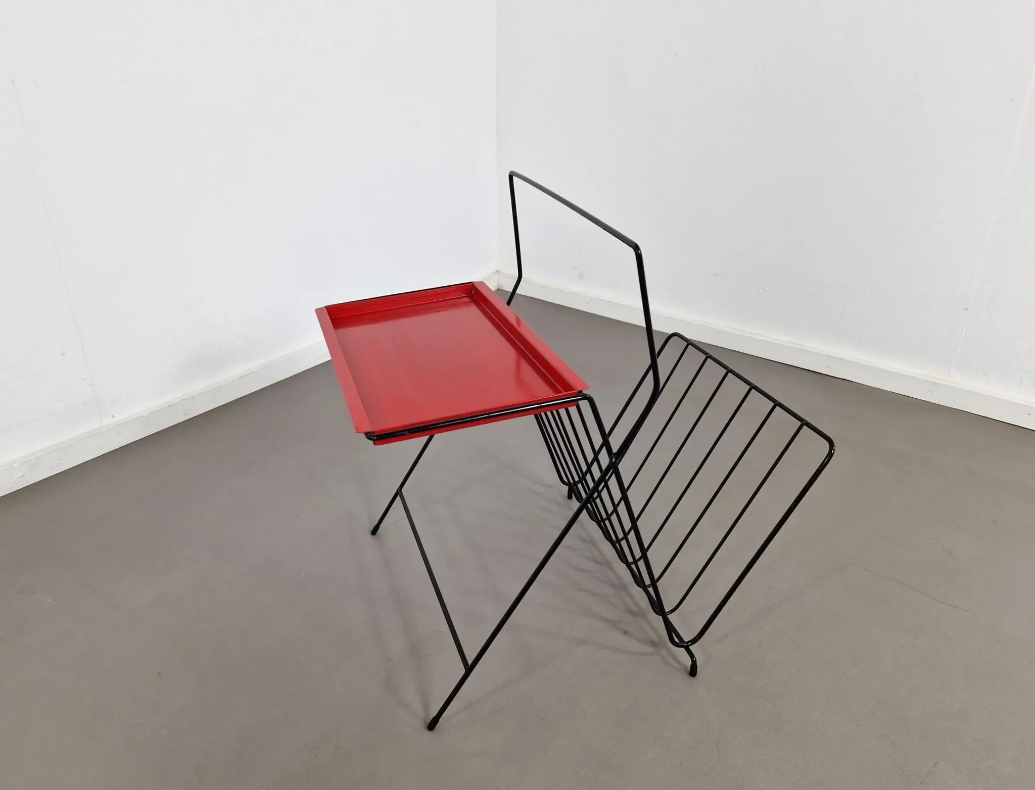 Vintage magazine rack | 1960s