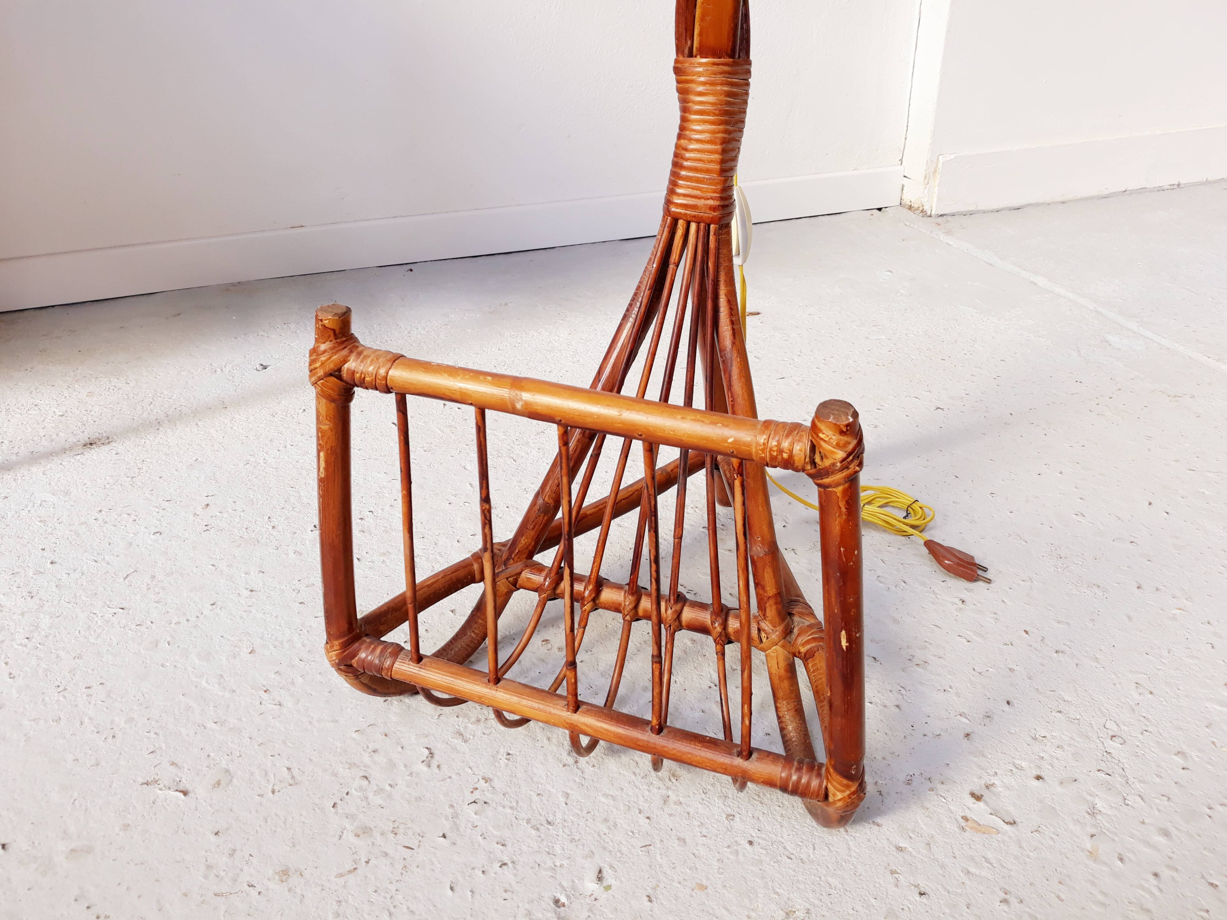 Lamppost wears vintage rattan magazine