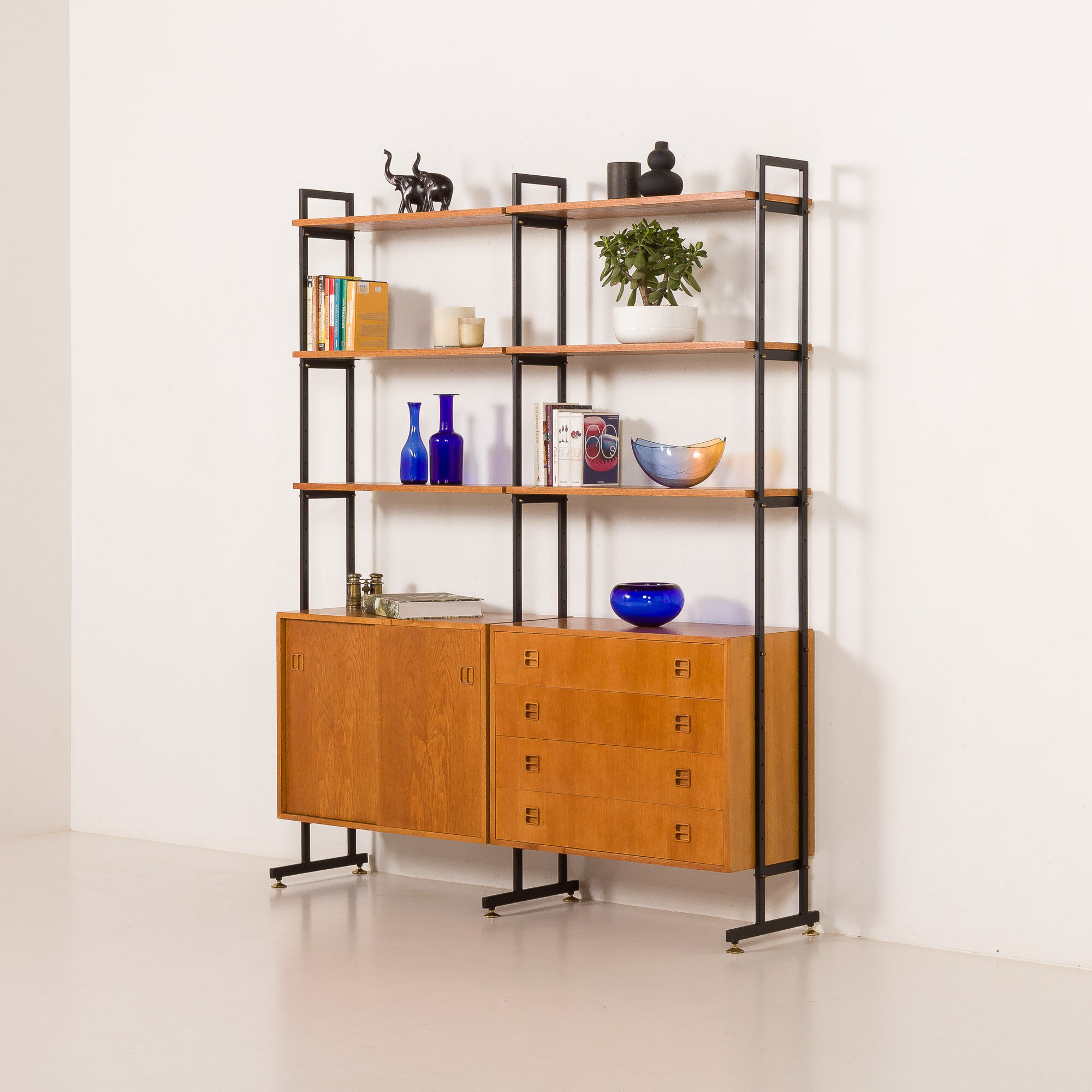 Wall unit, Scandinavian bookshelf in oak, 1970s.
