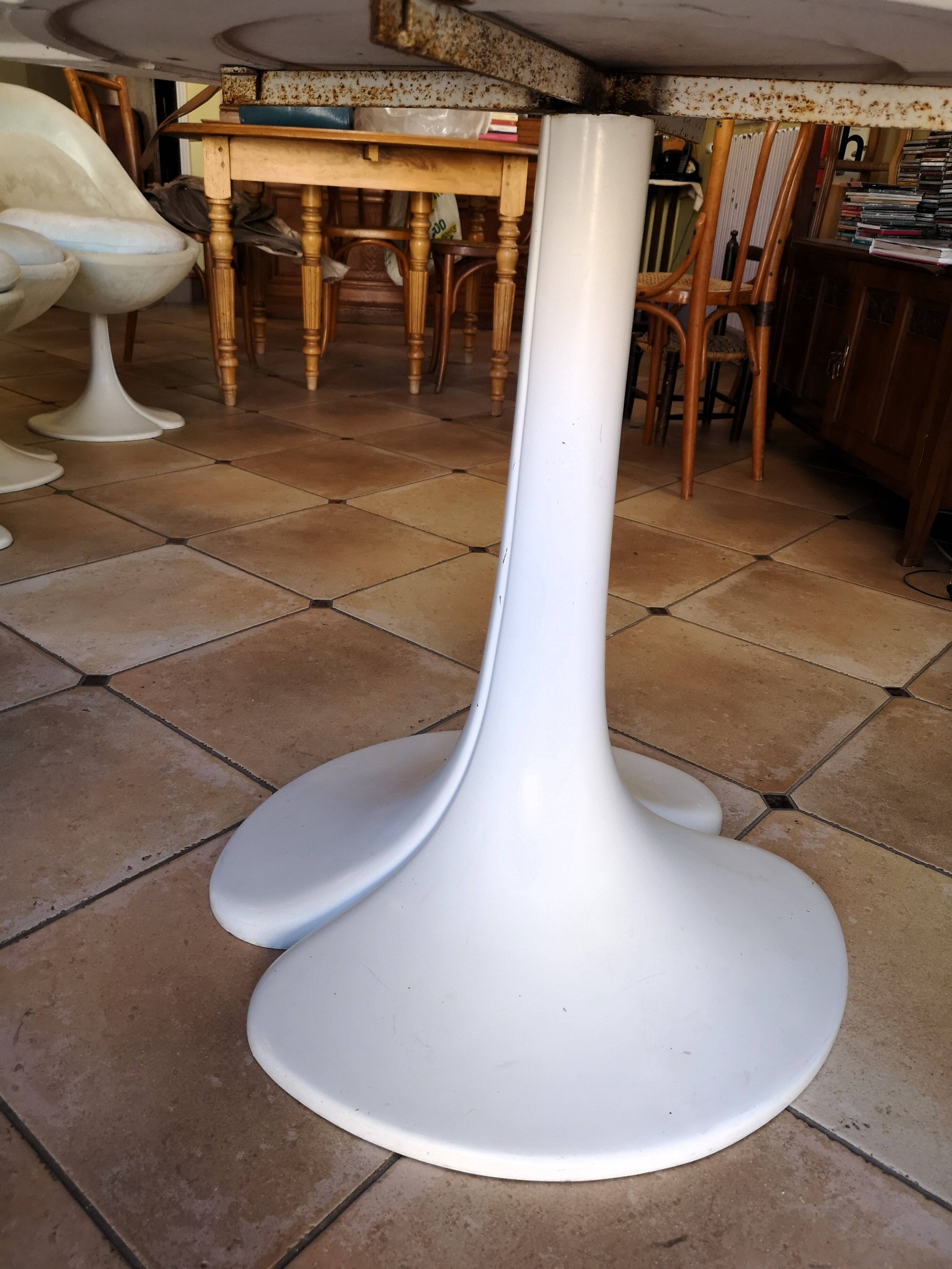Tulip table and chair set