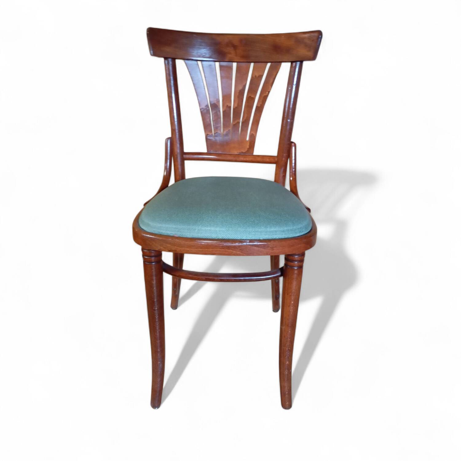 Vintage wooden bistro chair – Parisian café spirit