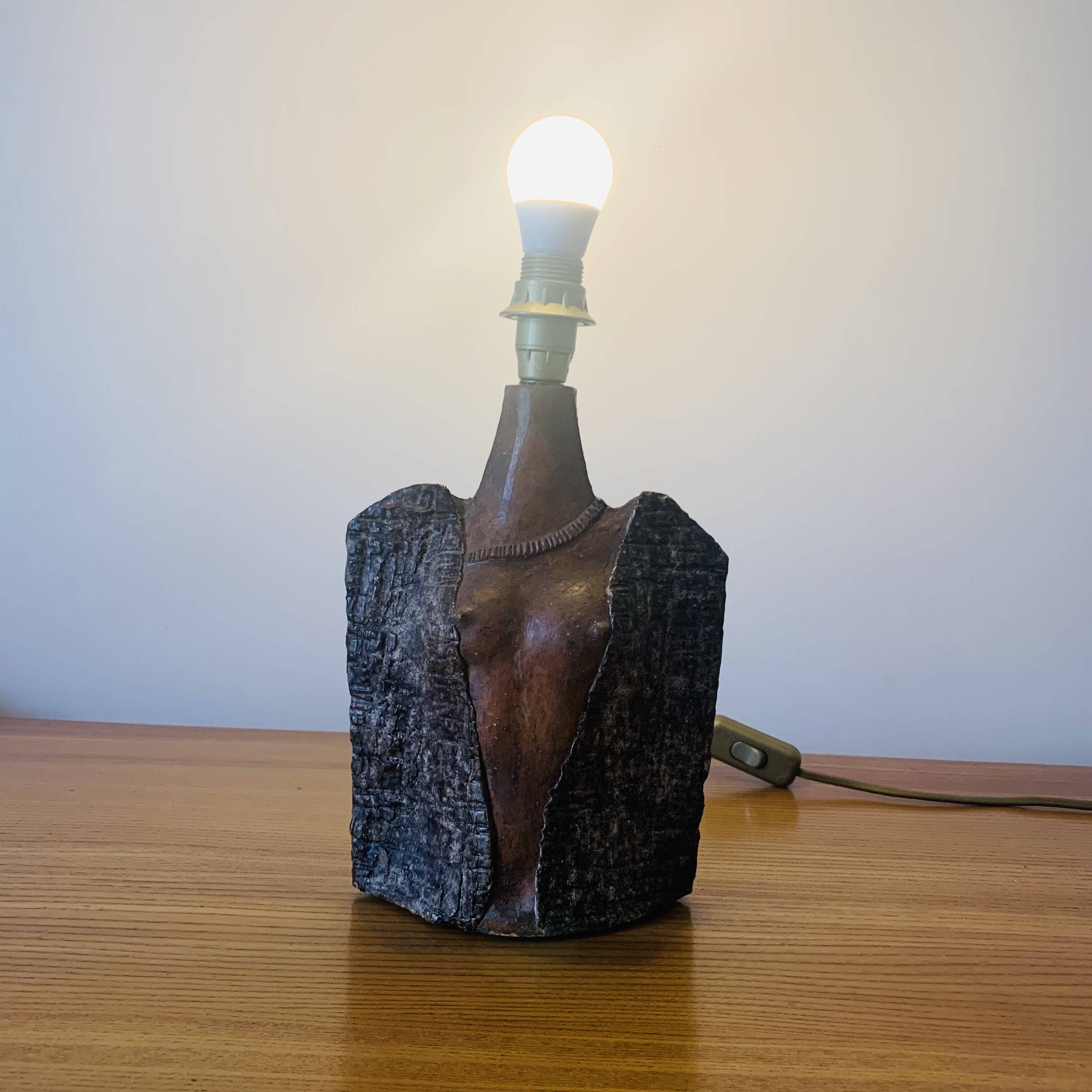 Sandstone lamp in the shape of a woman's bust