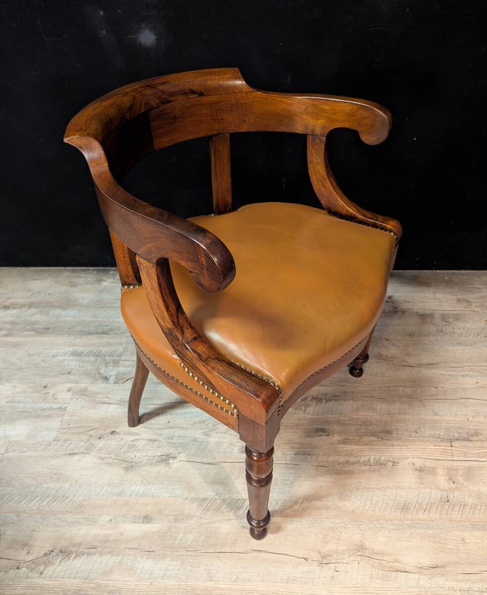 Walnut office chair, Restoration period