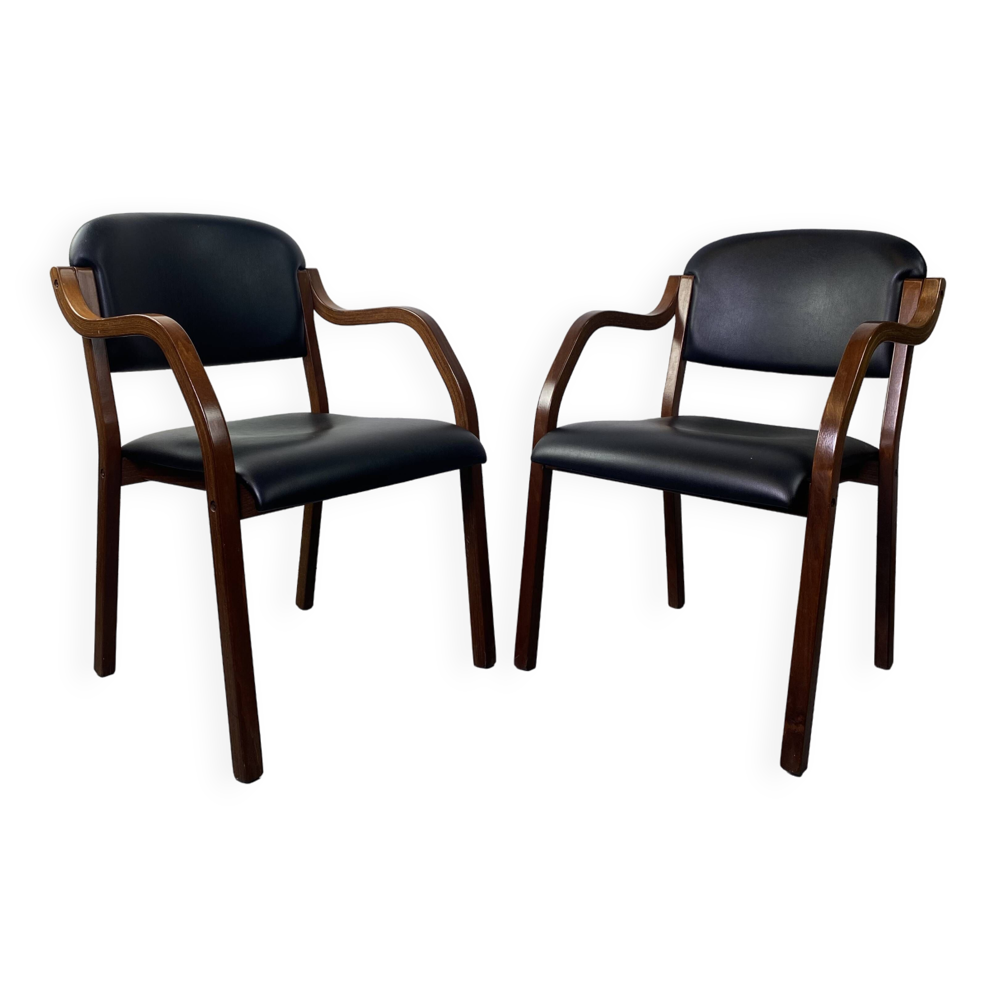 Paire de fauteuils en cuir et bois