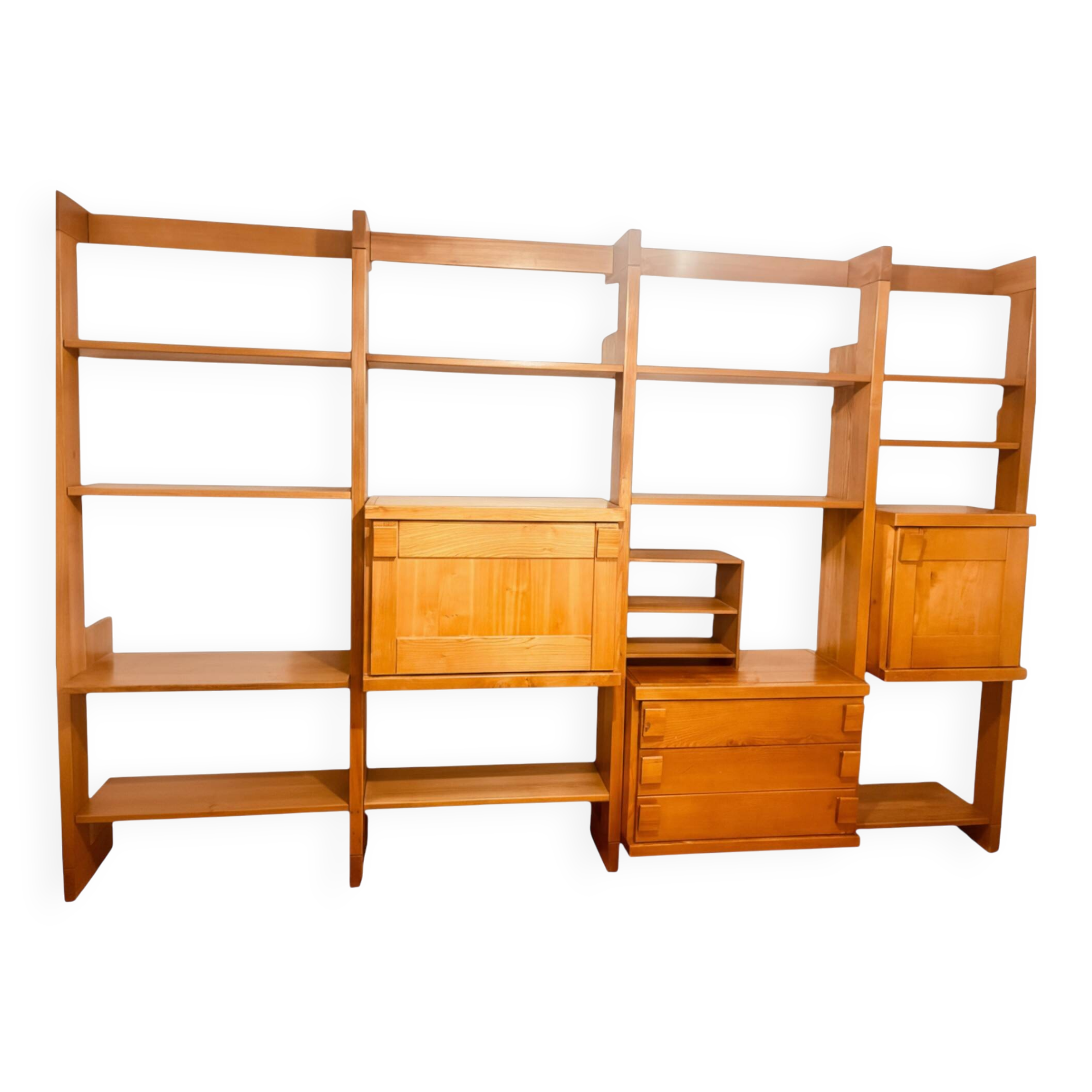 Bocage library stamped with the Regain house logo