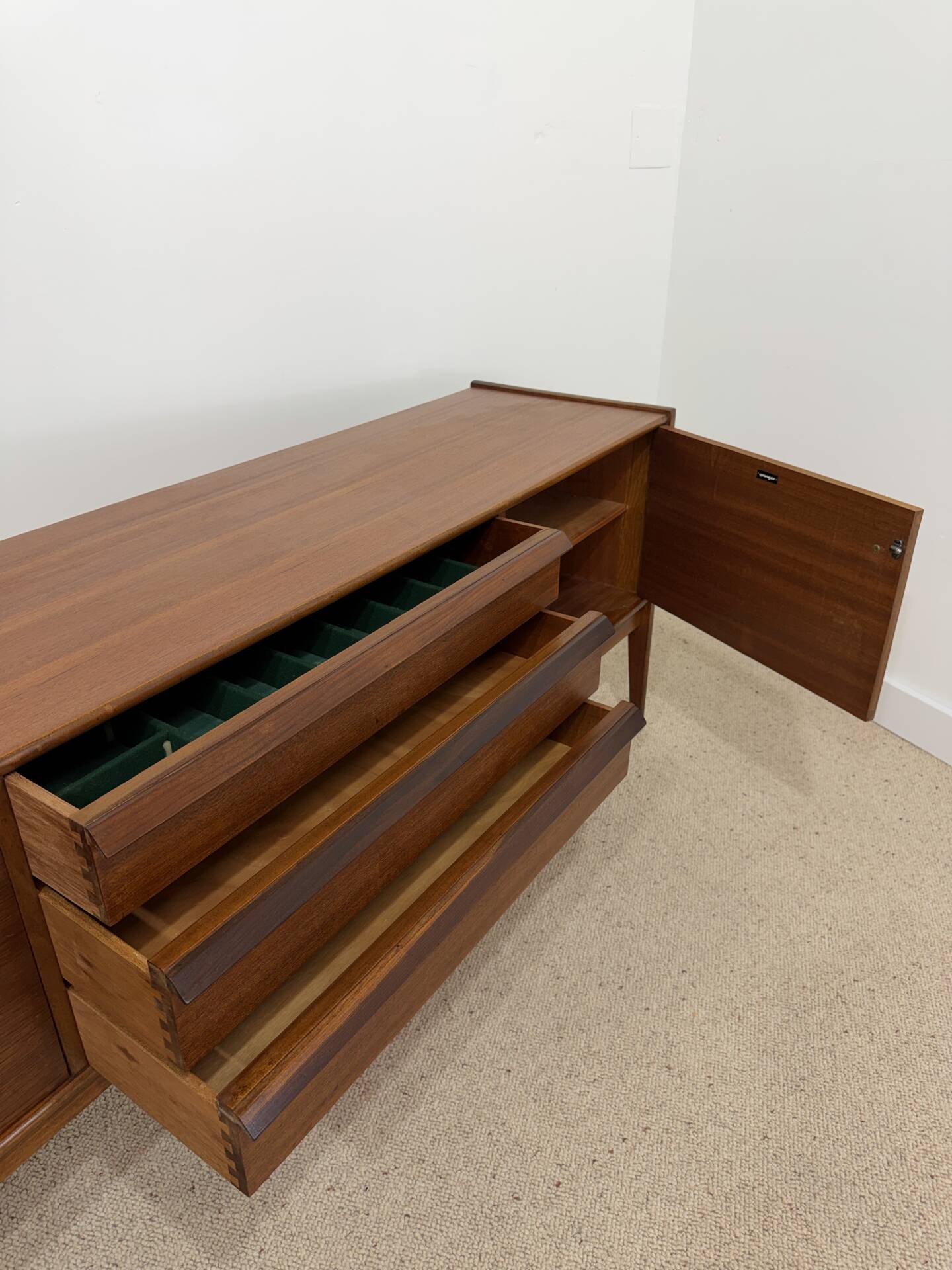 Enfilade Younger scandinave
