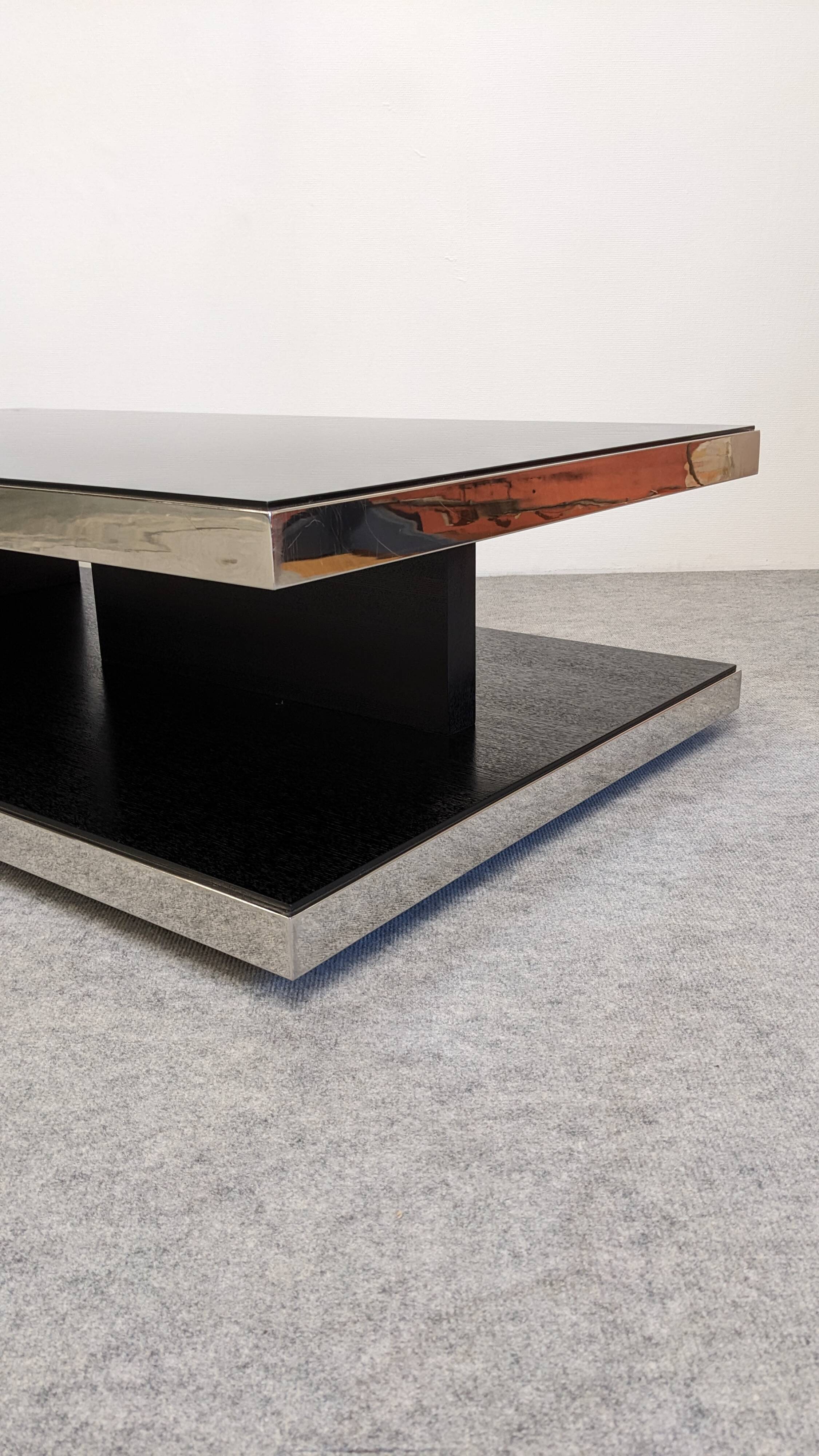 Contemporary design coffee table, Italian 1970s style.