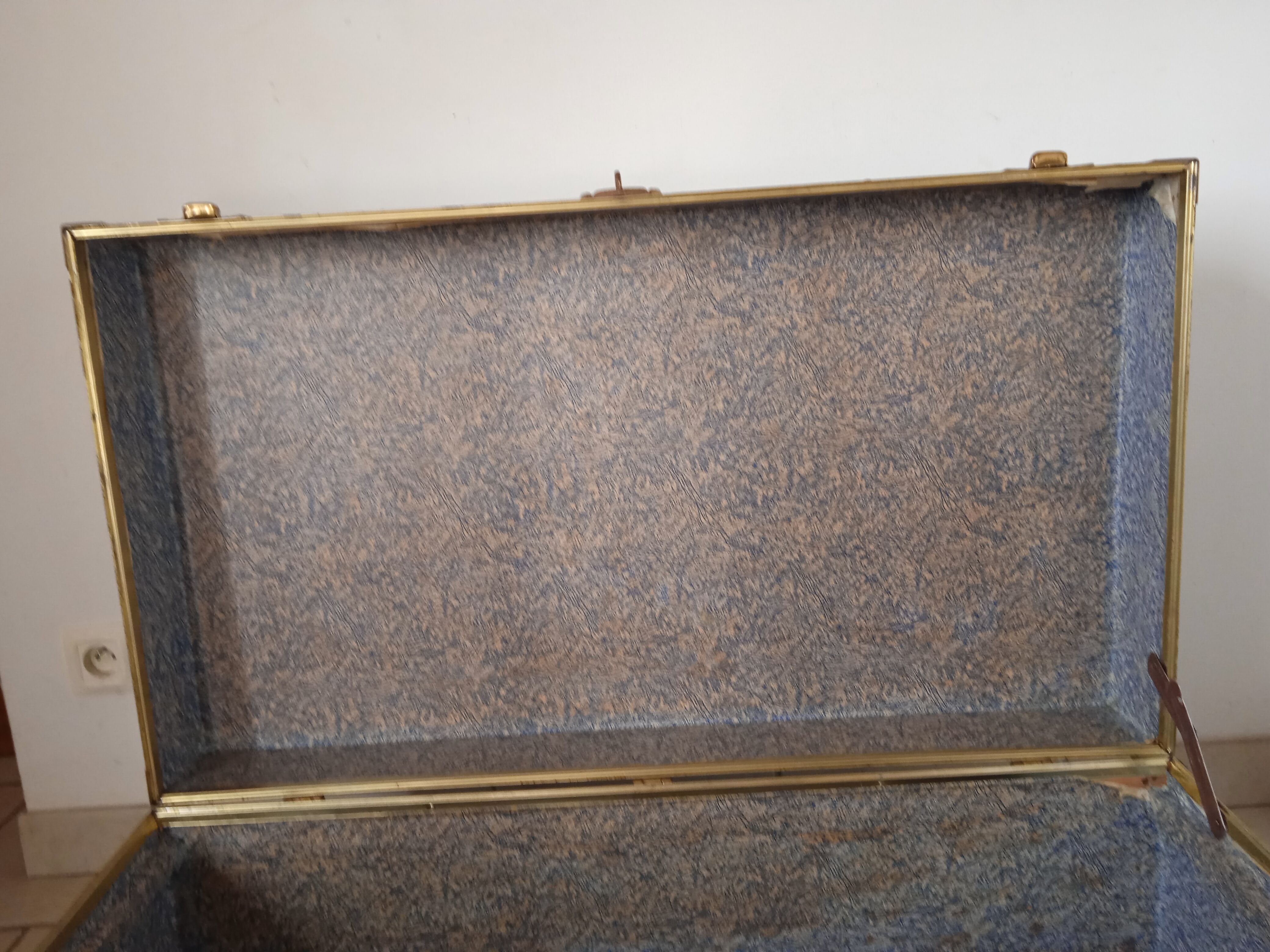 Travel trunk original lacquered wood and metal