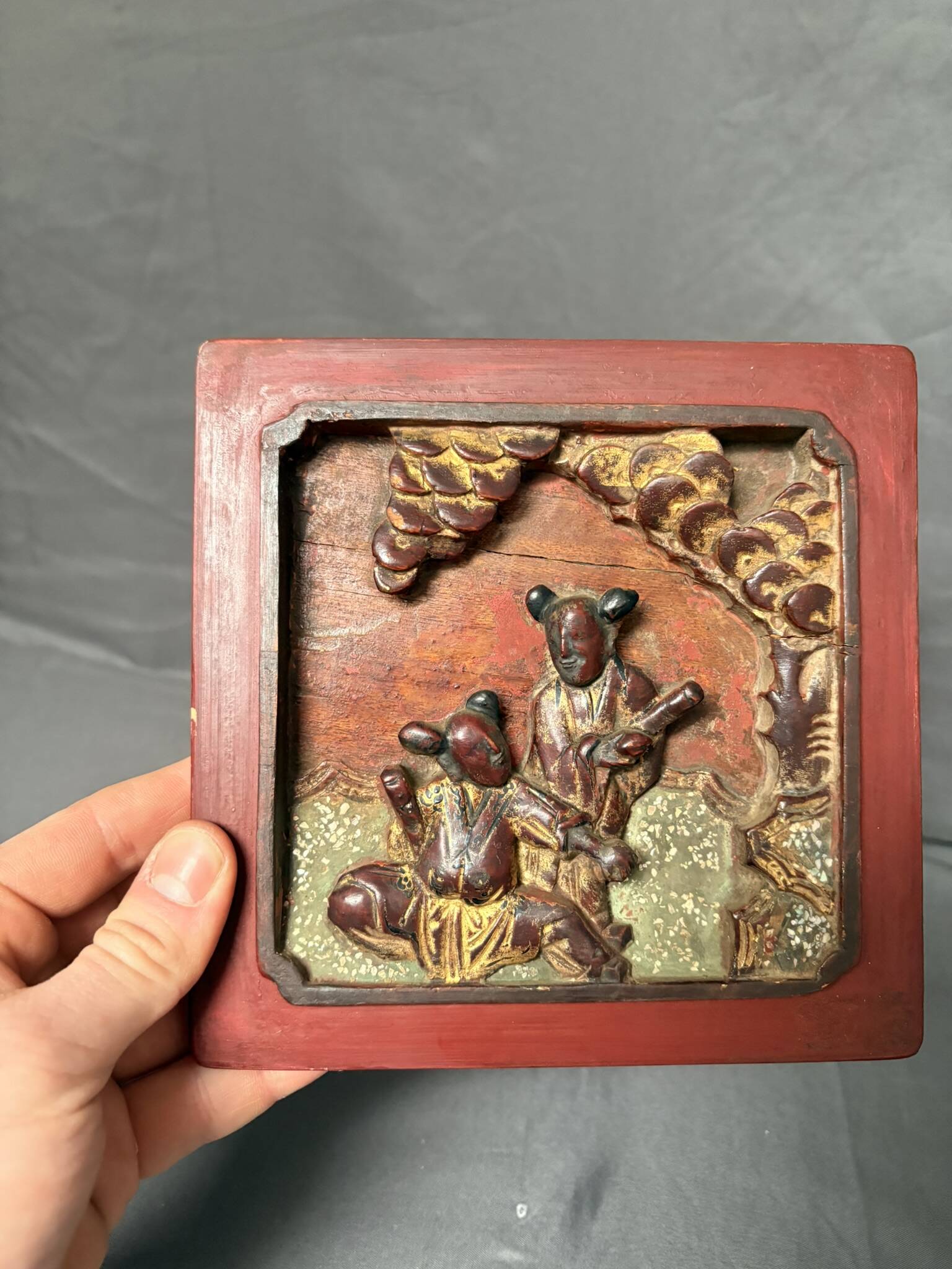 Ancien panneau, bas relief en bois sculpté laqué et doré dynastie Qing, Chine