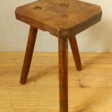 Tripod farm stool