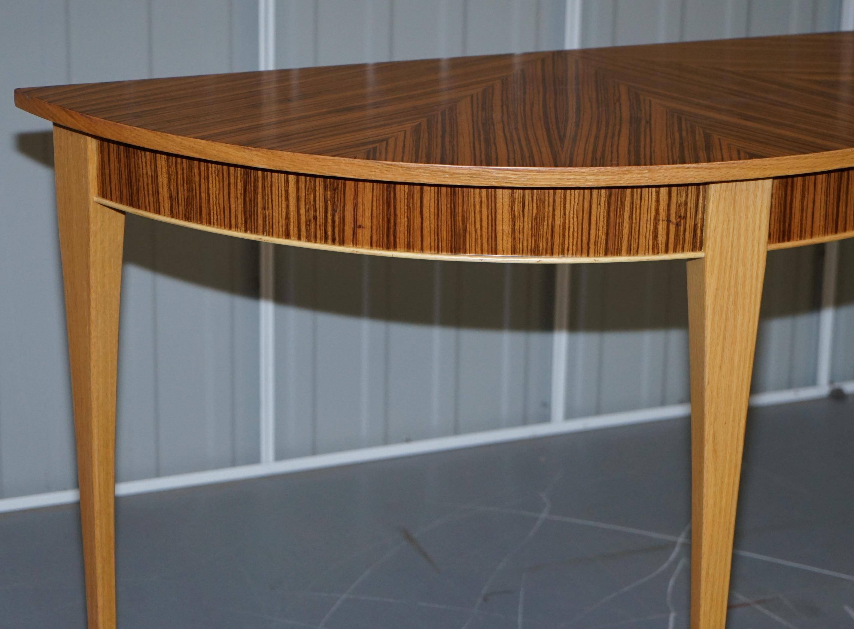 Paire de tables console demilune Bevan Funnell Phoenix en bois de zebrano