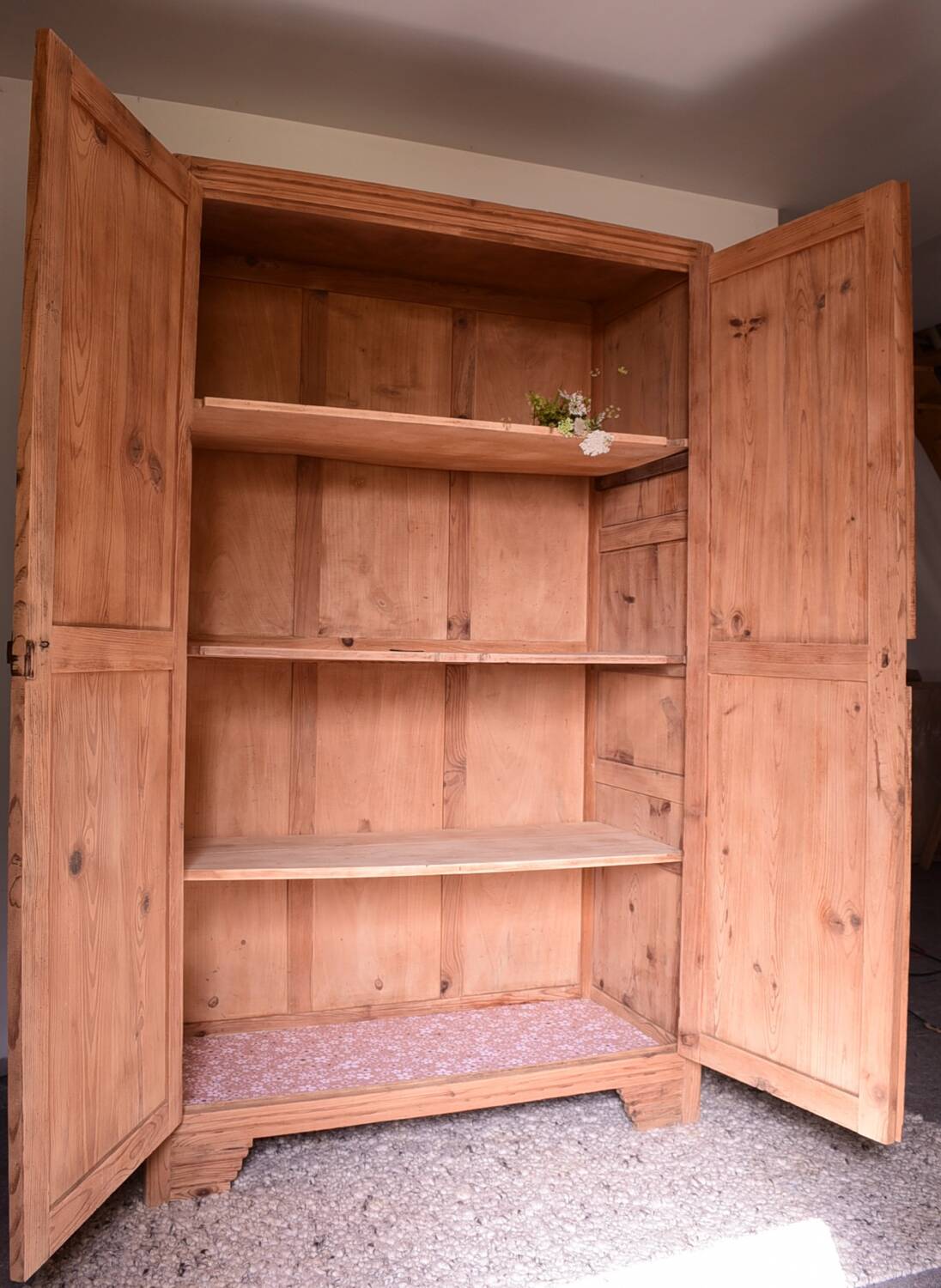 Armoire campagnarde