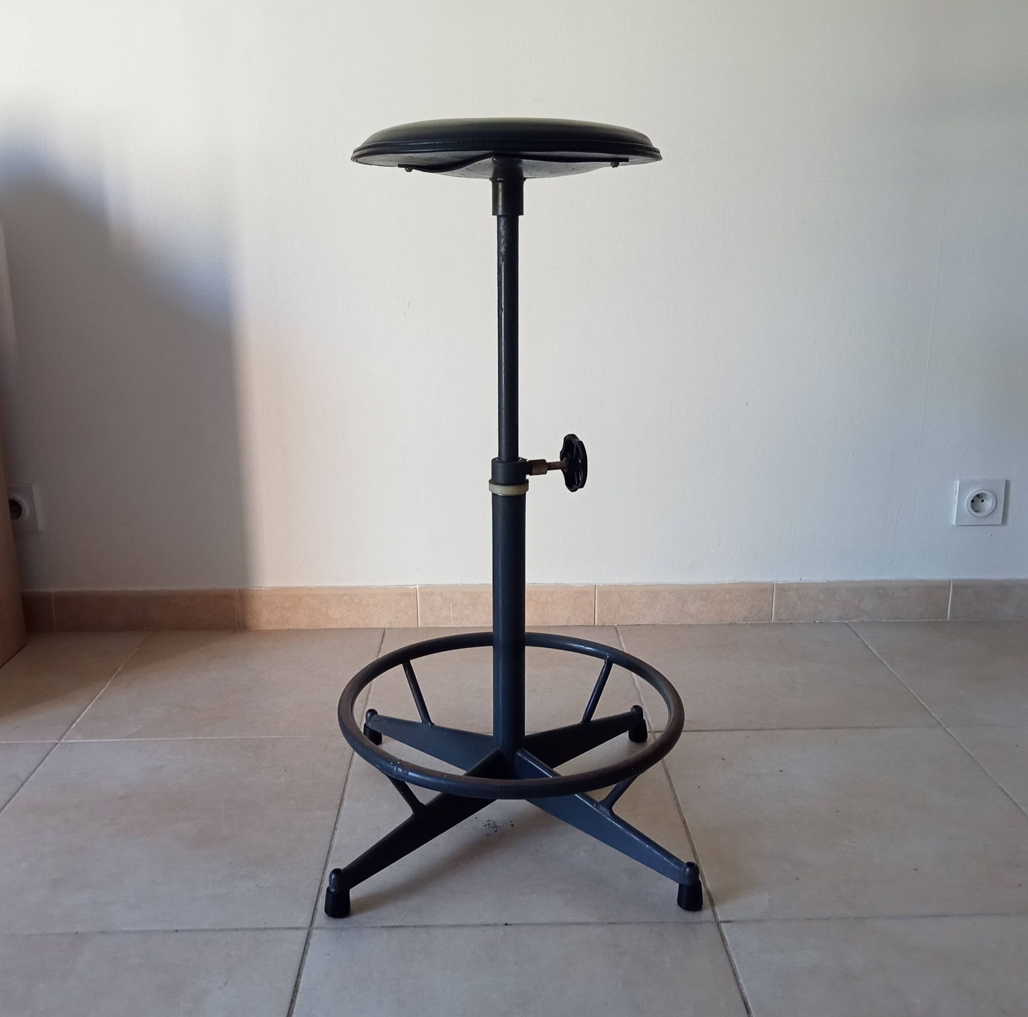 Vintage industrial workshop stool SIPE ITALY 1960s