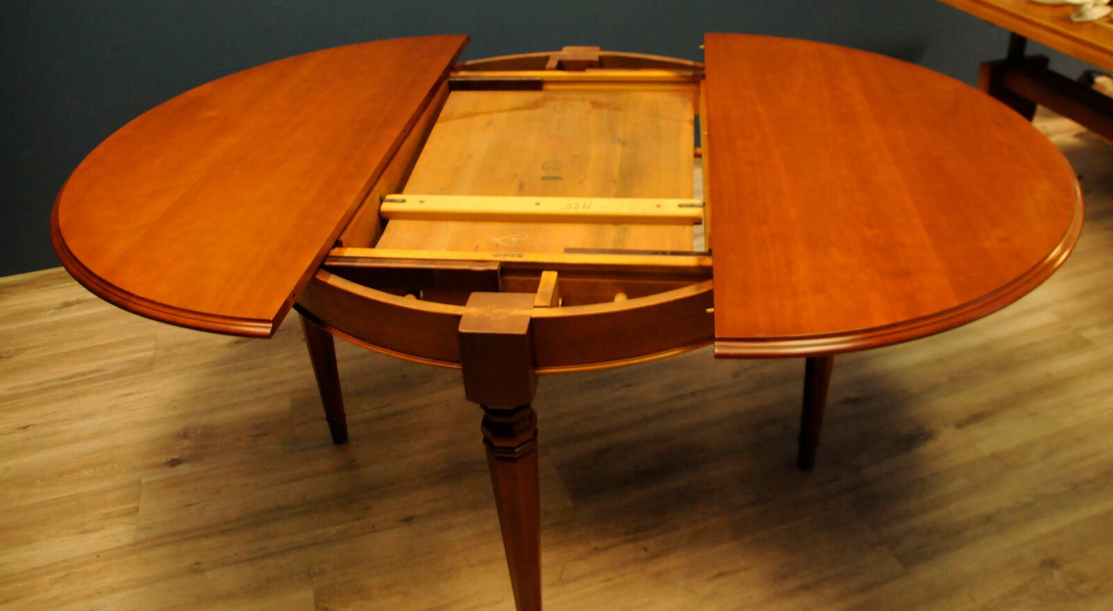 Jaycee furniture english folding table