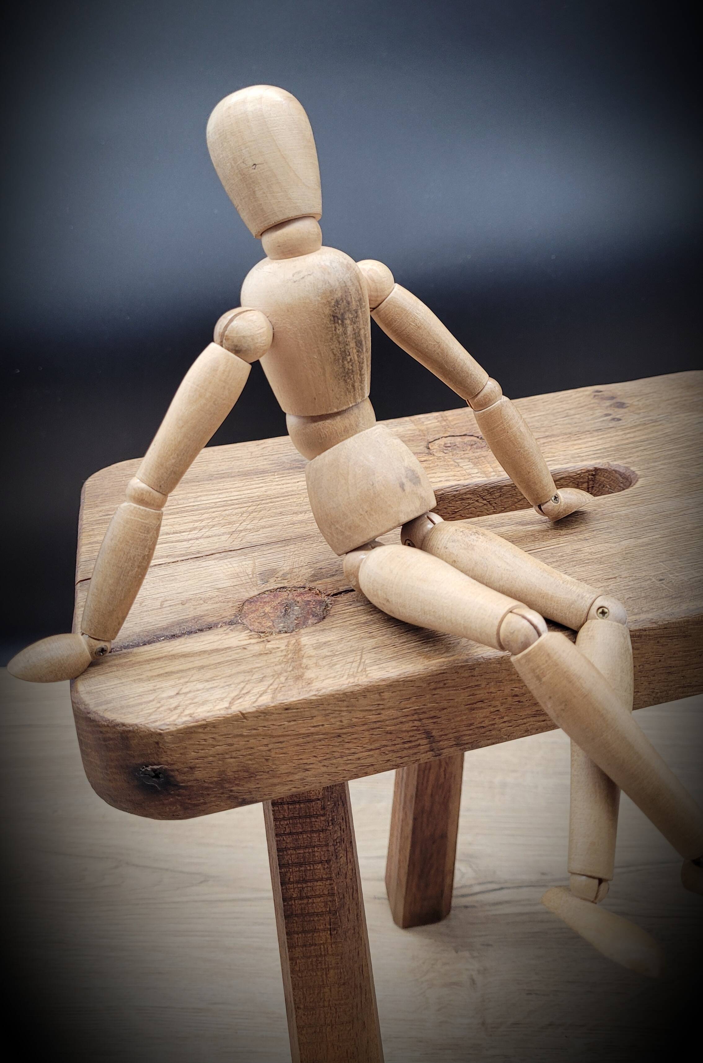 Threeod stool rectangle handle