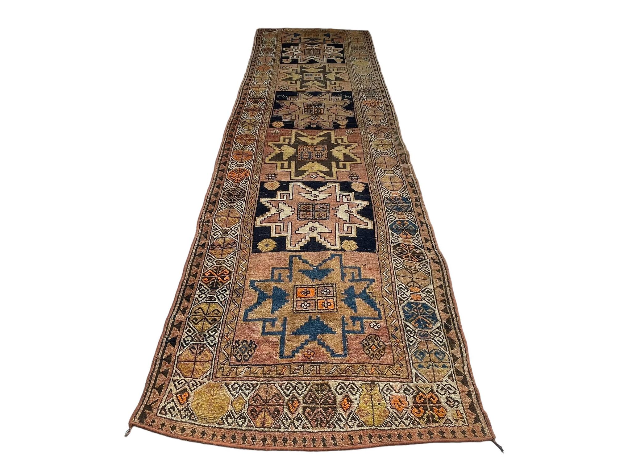Tapis turc antique, 326 x 96 cm