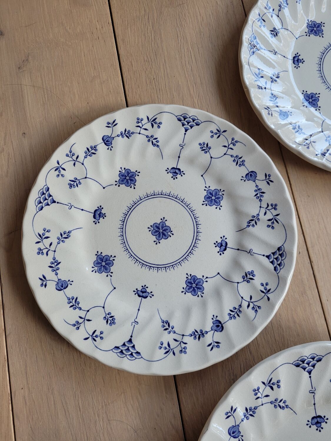 Set of 4 Stafforshire dessert plates