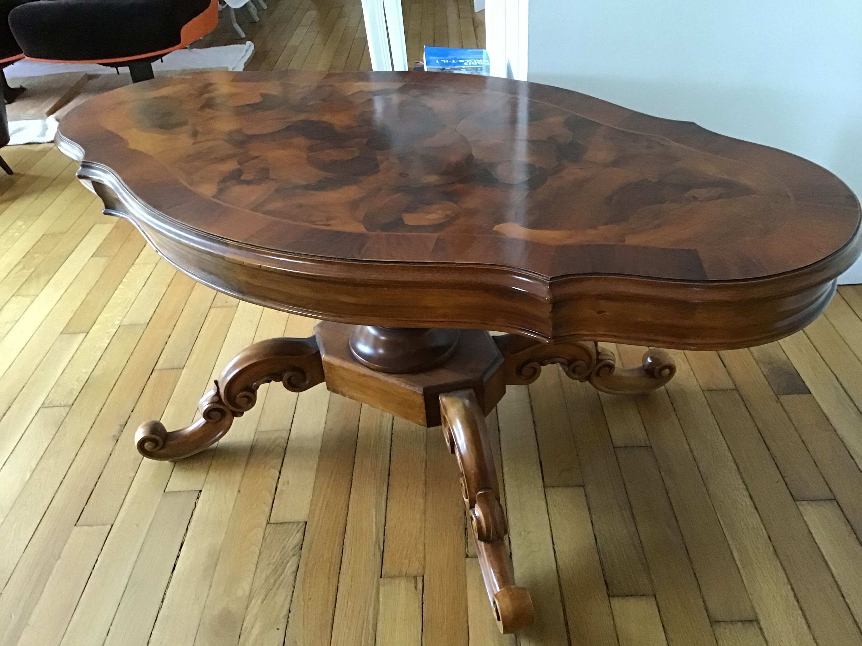 Violin table