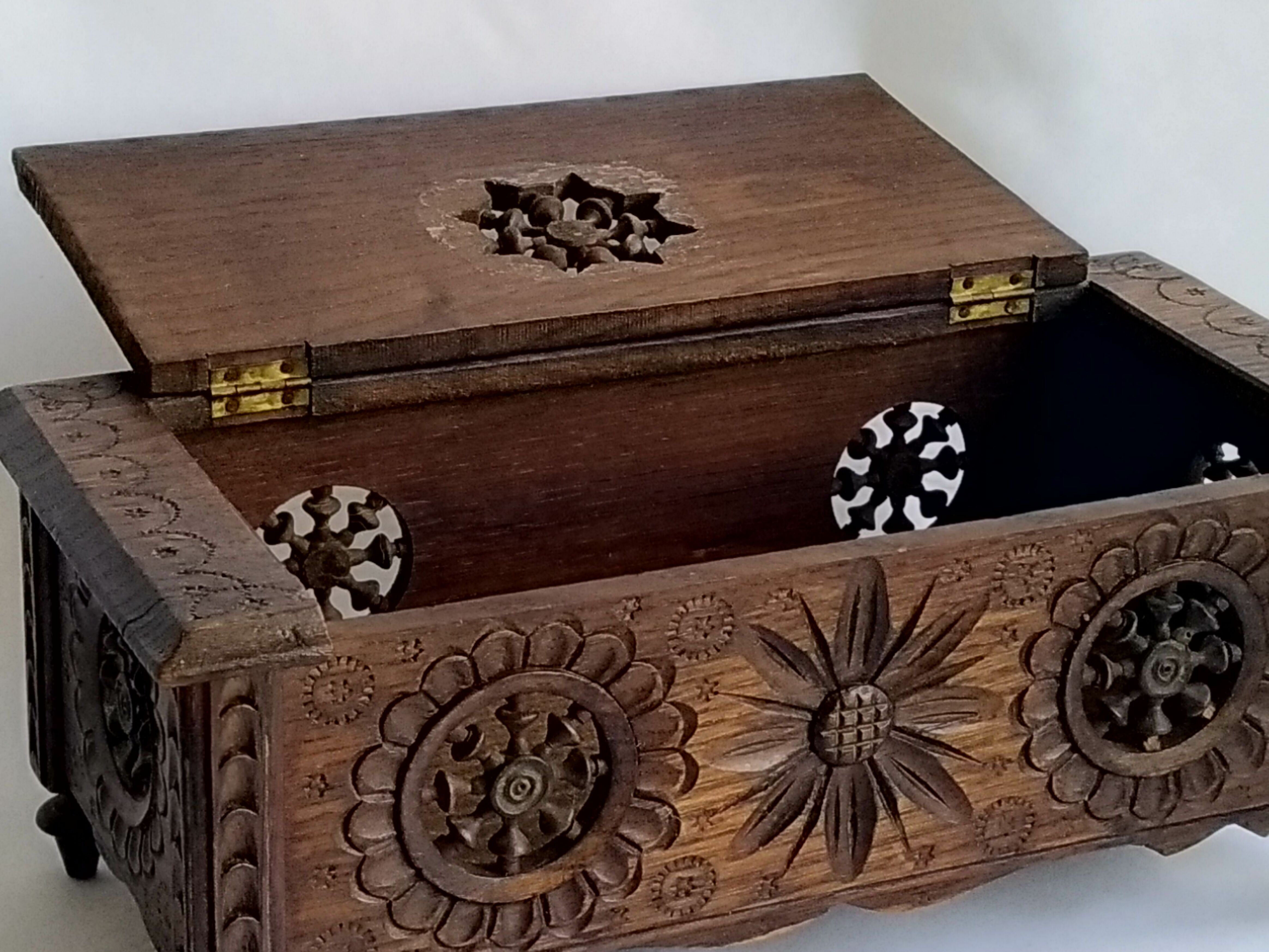 Carved wooden box - 20th