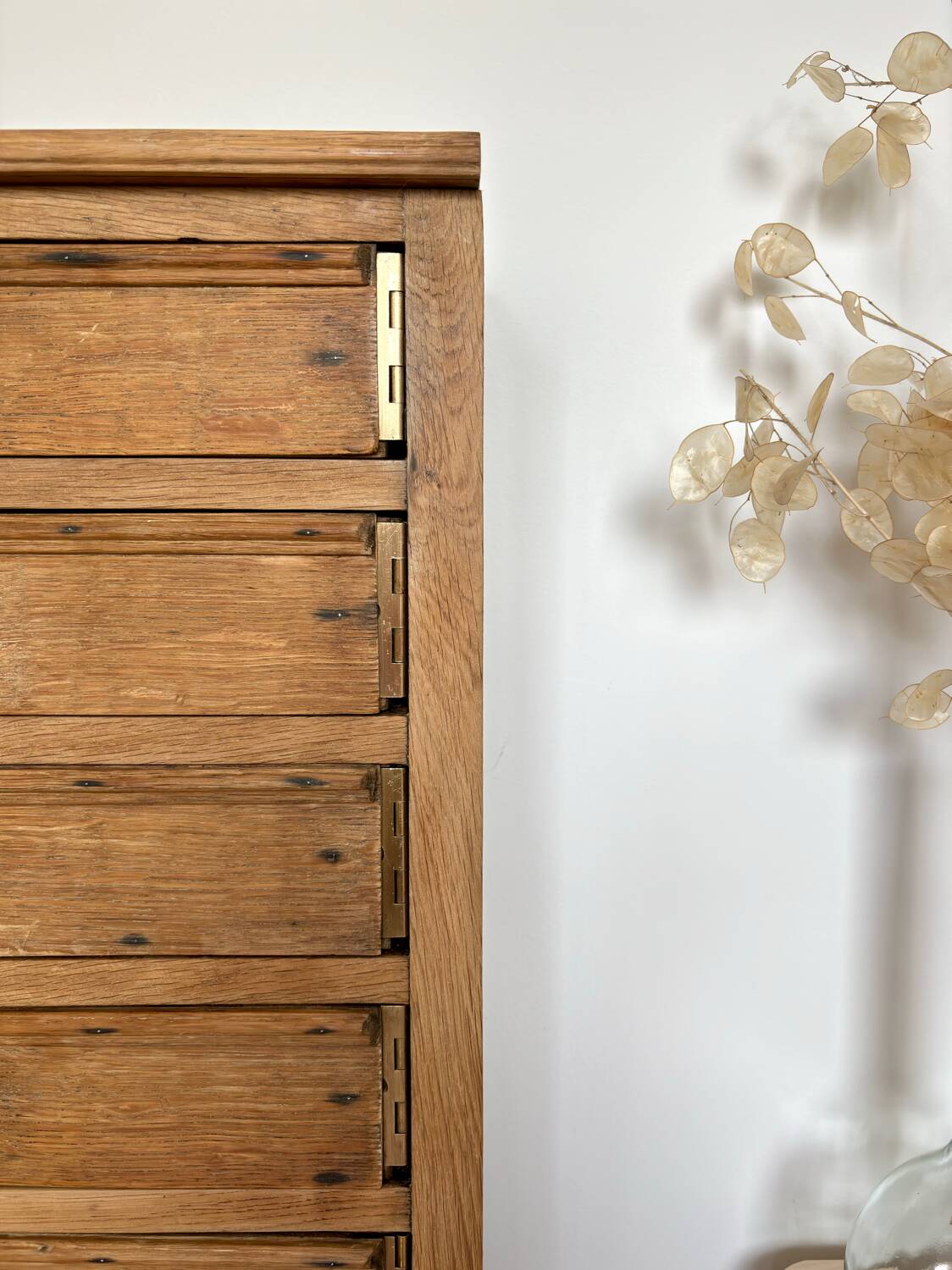 Renovated wooden trade furniture