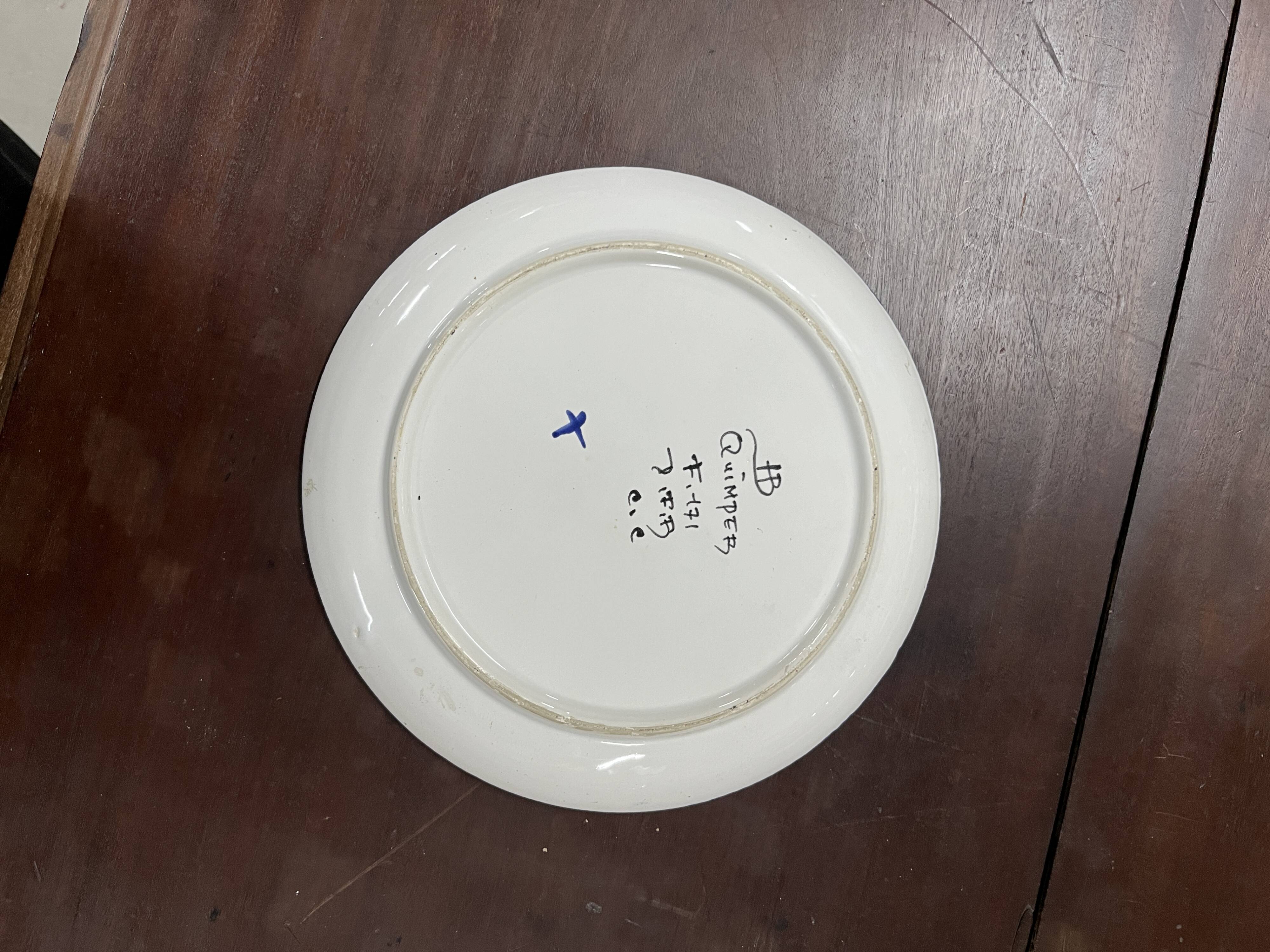 Assiette déco en faïence henriot quimper hb