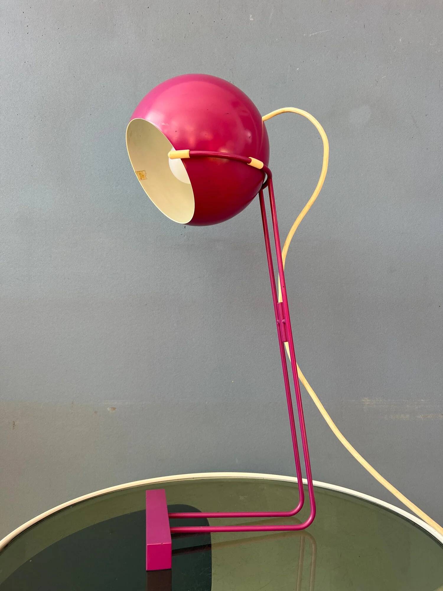 Playful vintage purple pink eyeball desk lamp