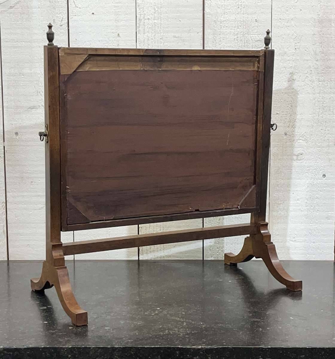 English mahogany dressing table from the late 19th century.