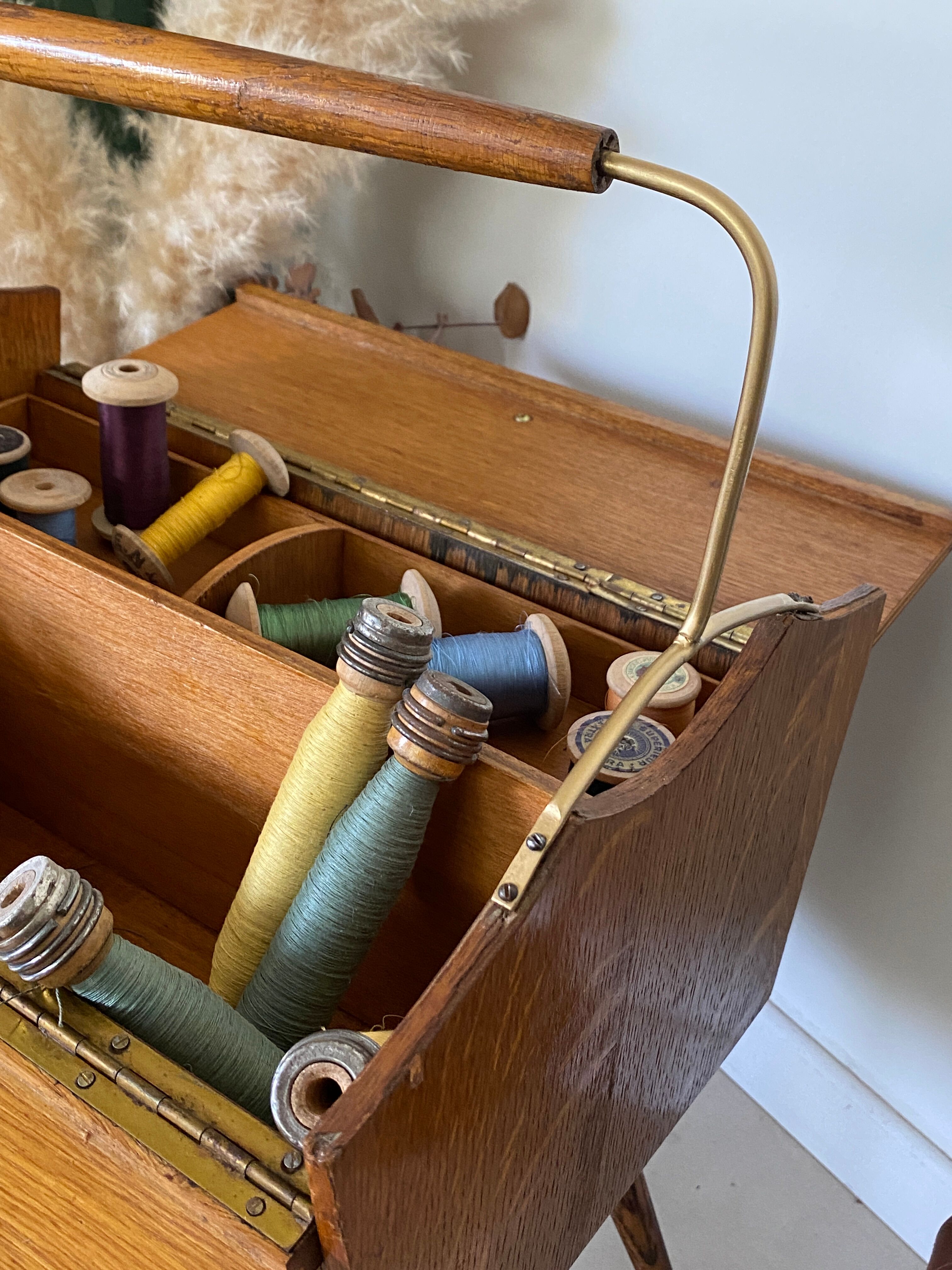 Vintage worker compass feet